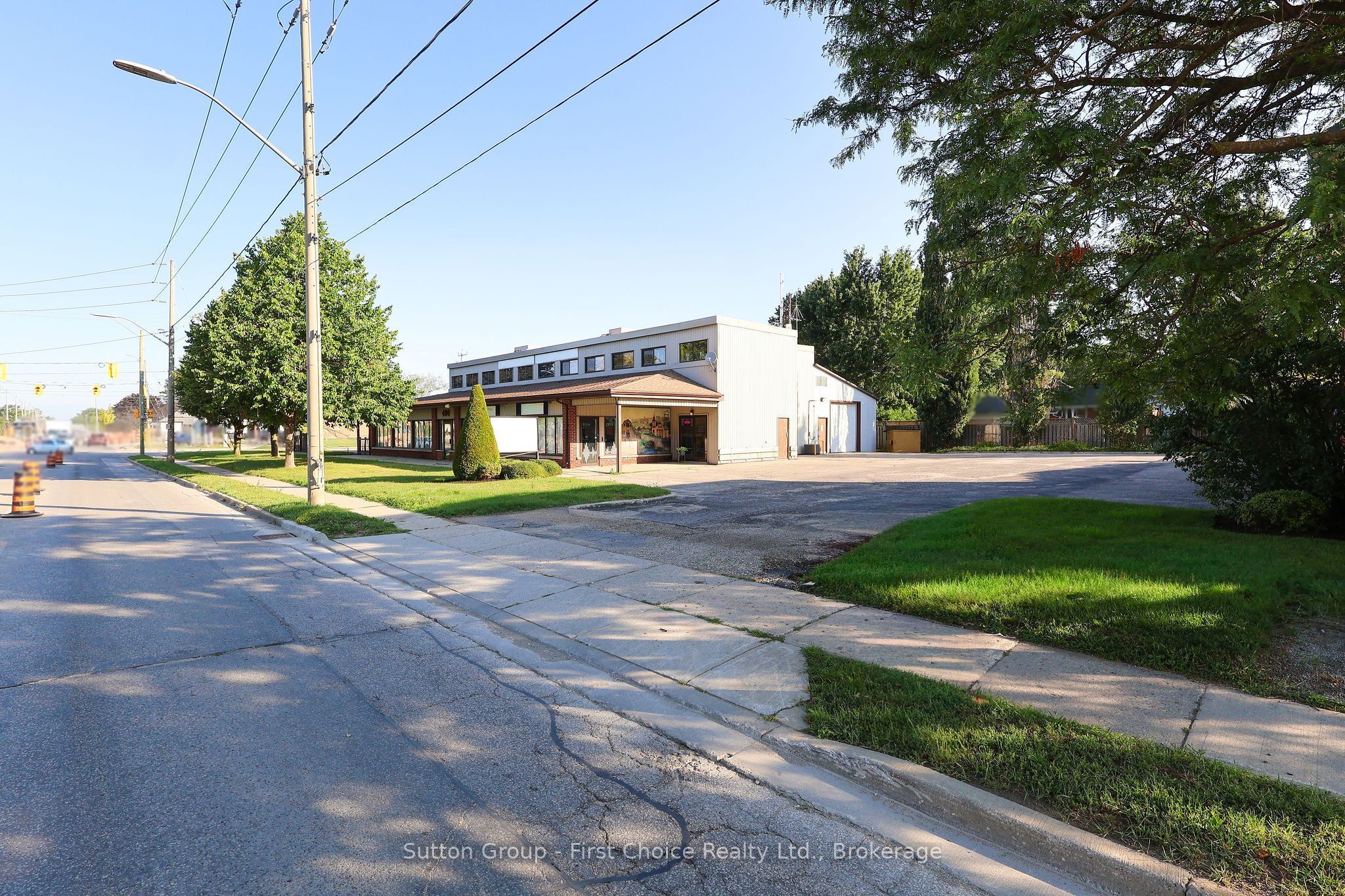 400 Huron Street Property Photo 8