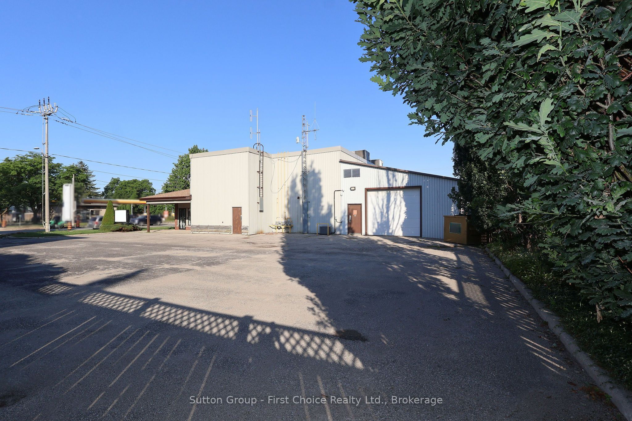 400 Huron Street Property Photo 11