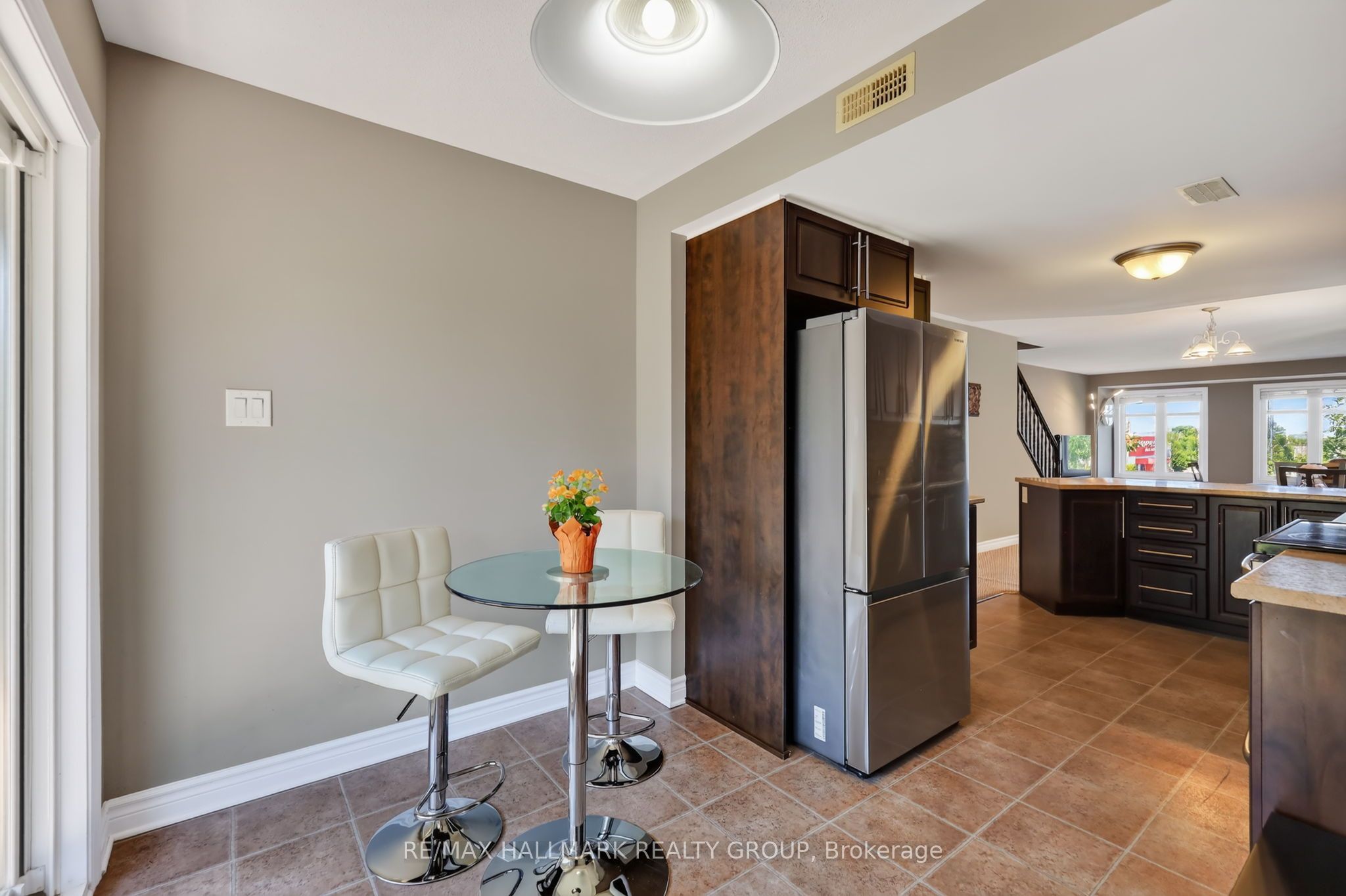 62 Argent Private Property Photo 7