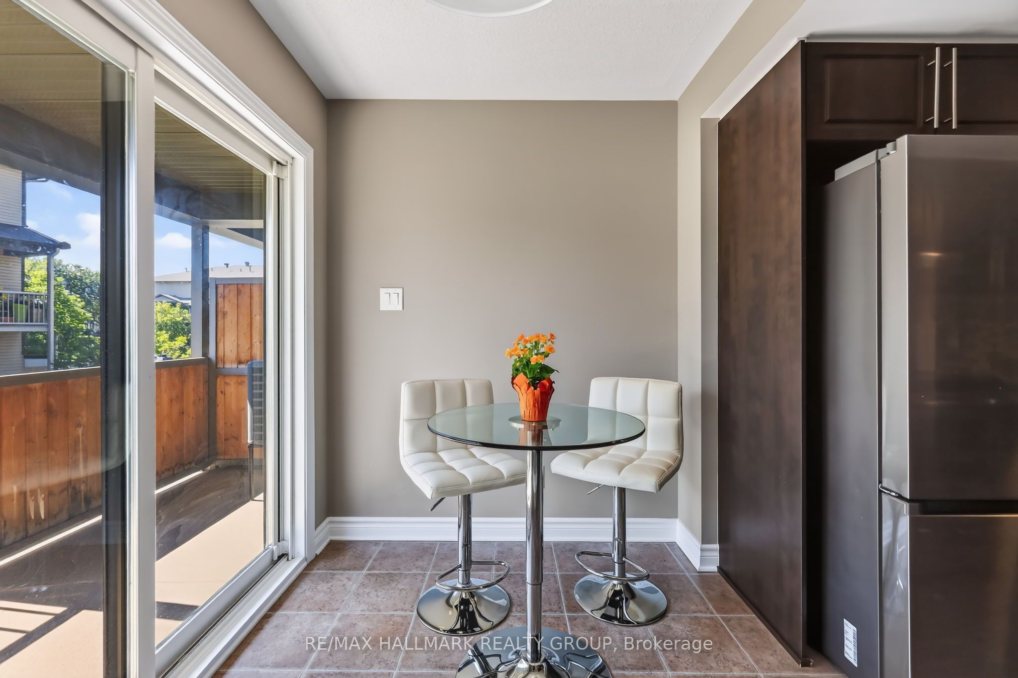 62 Argent Private Property Photo 8
