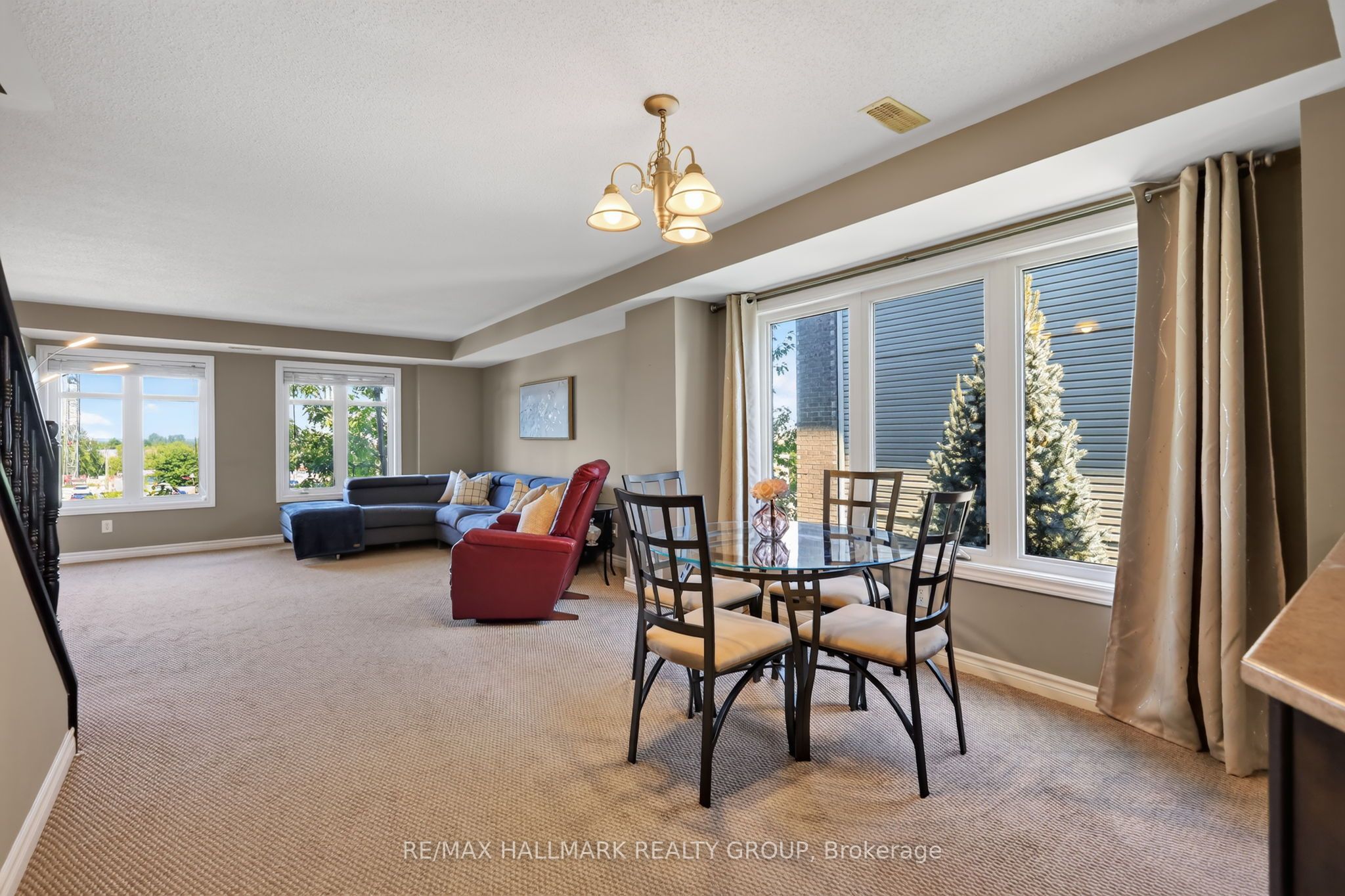 62 Argent Private Property Photo 11