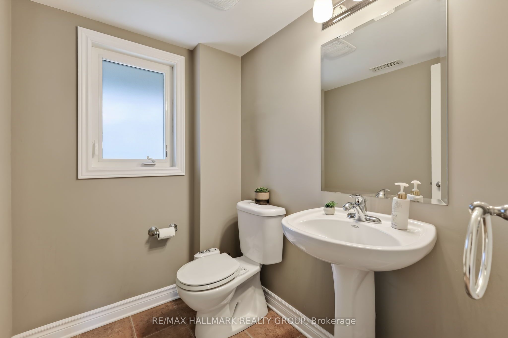 62 Argent Private Property Photo 25