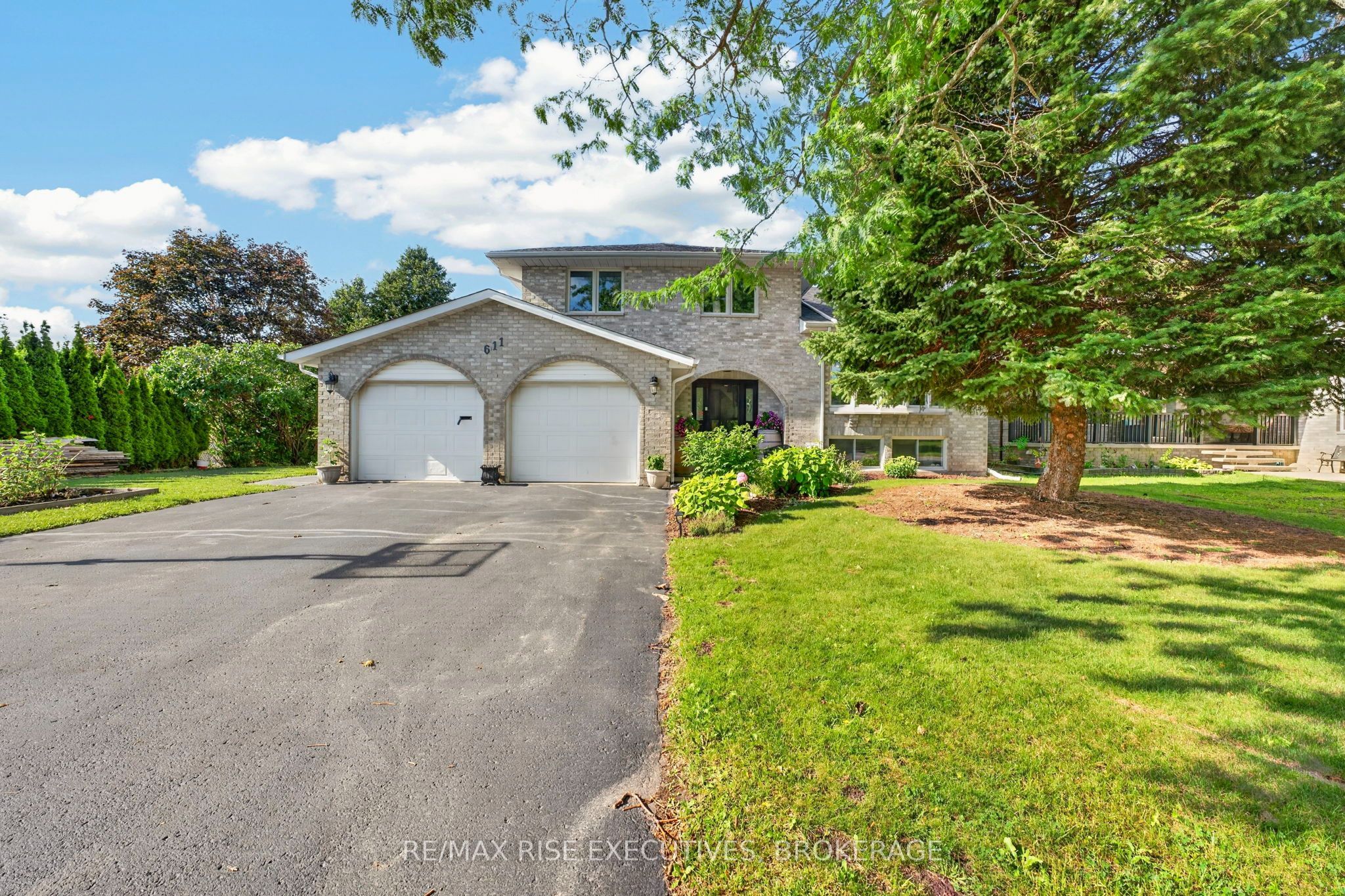 611 Rivermeade Avenue Property Photo 1