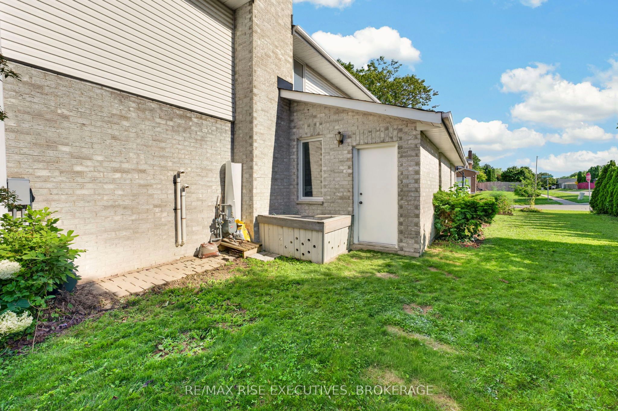 611 Rivermeade Avenue Property Photo 46