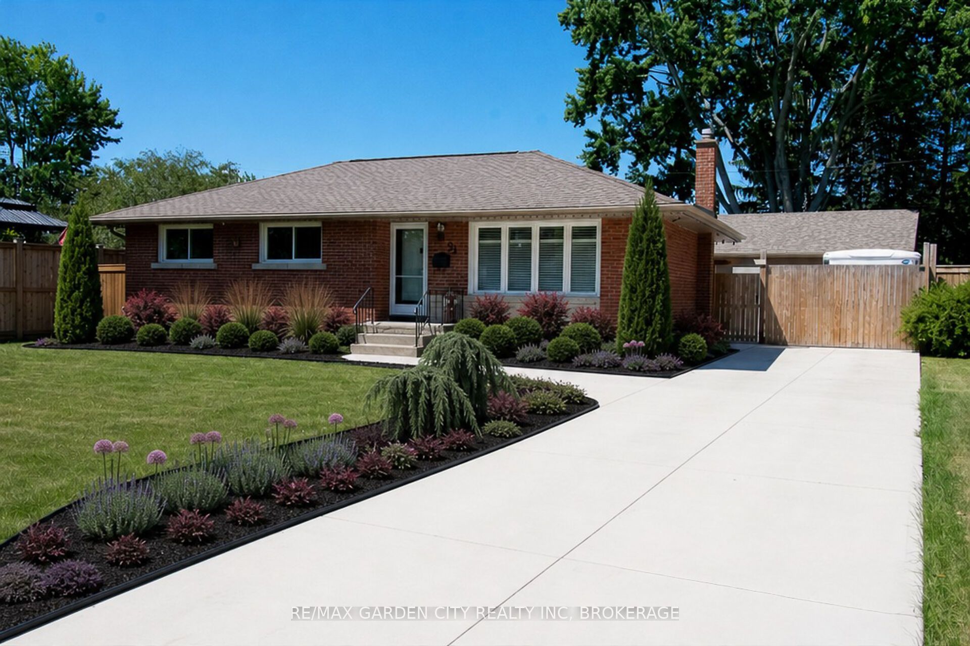 91 Crescent Drive Property Photo 2