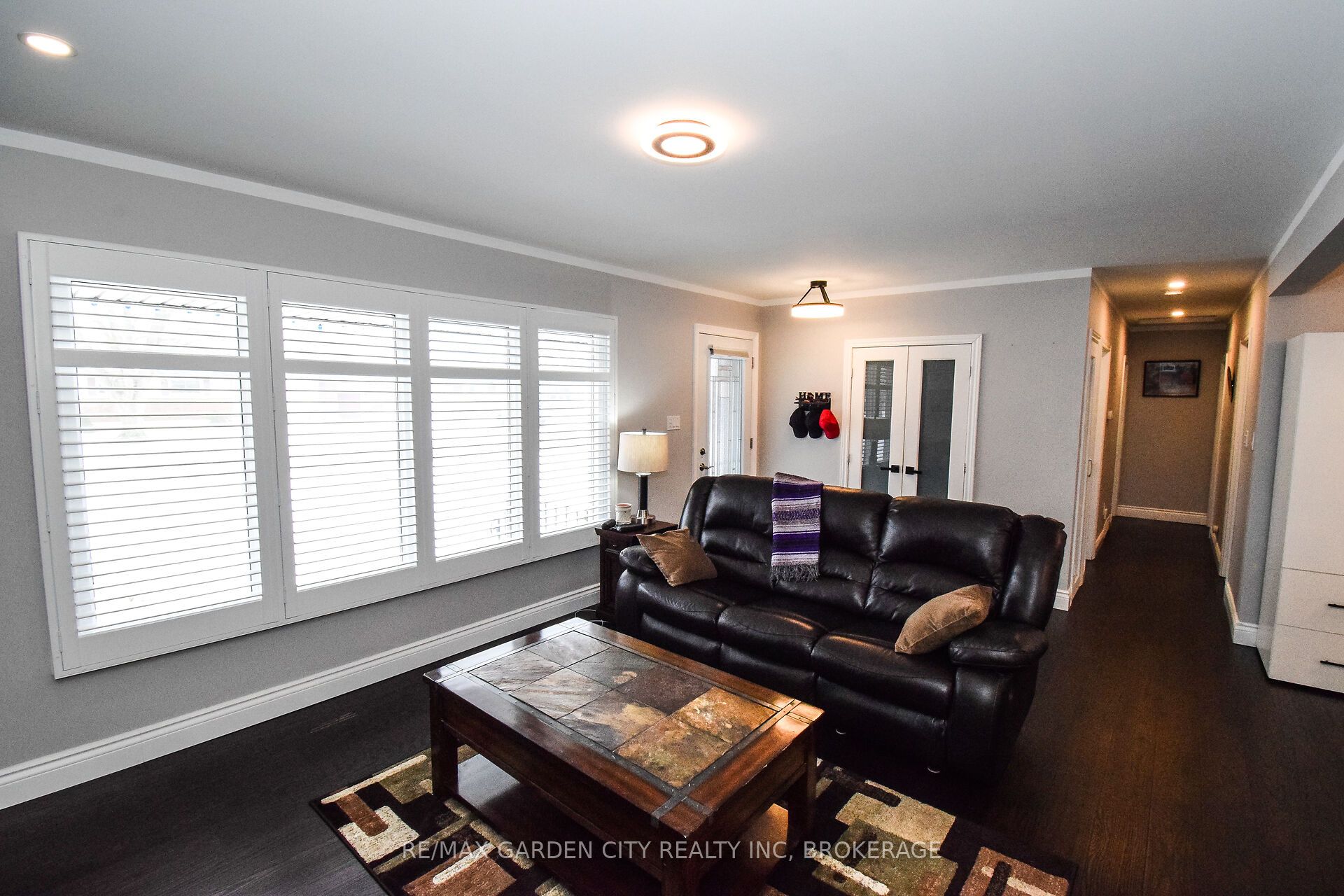 91 Crescent Drive Property Photo 3
