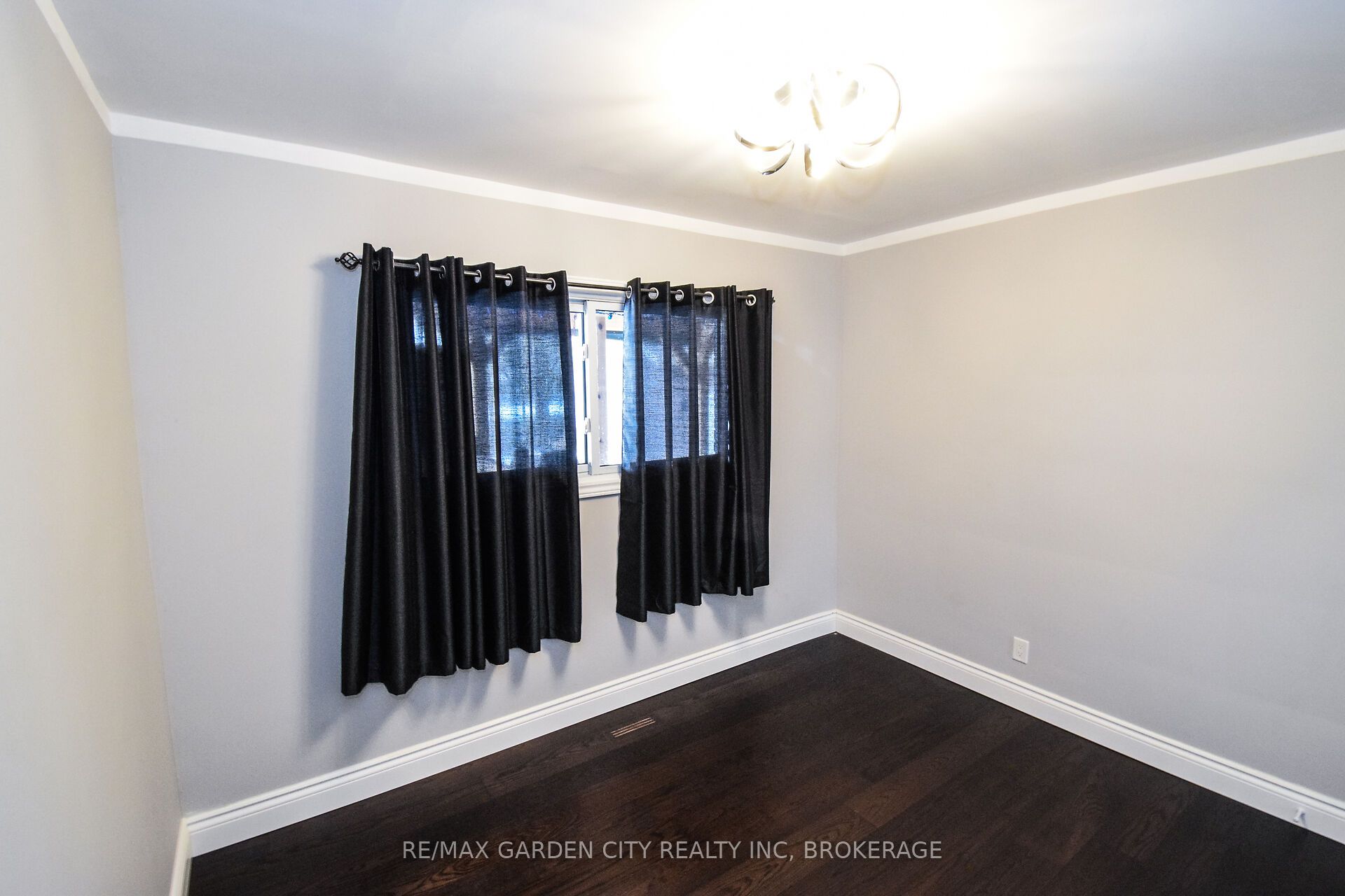 91 Crescent Drive Property Photo 17