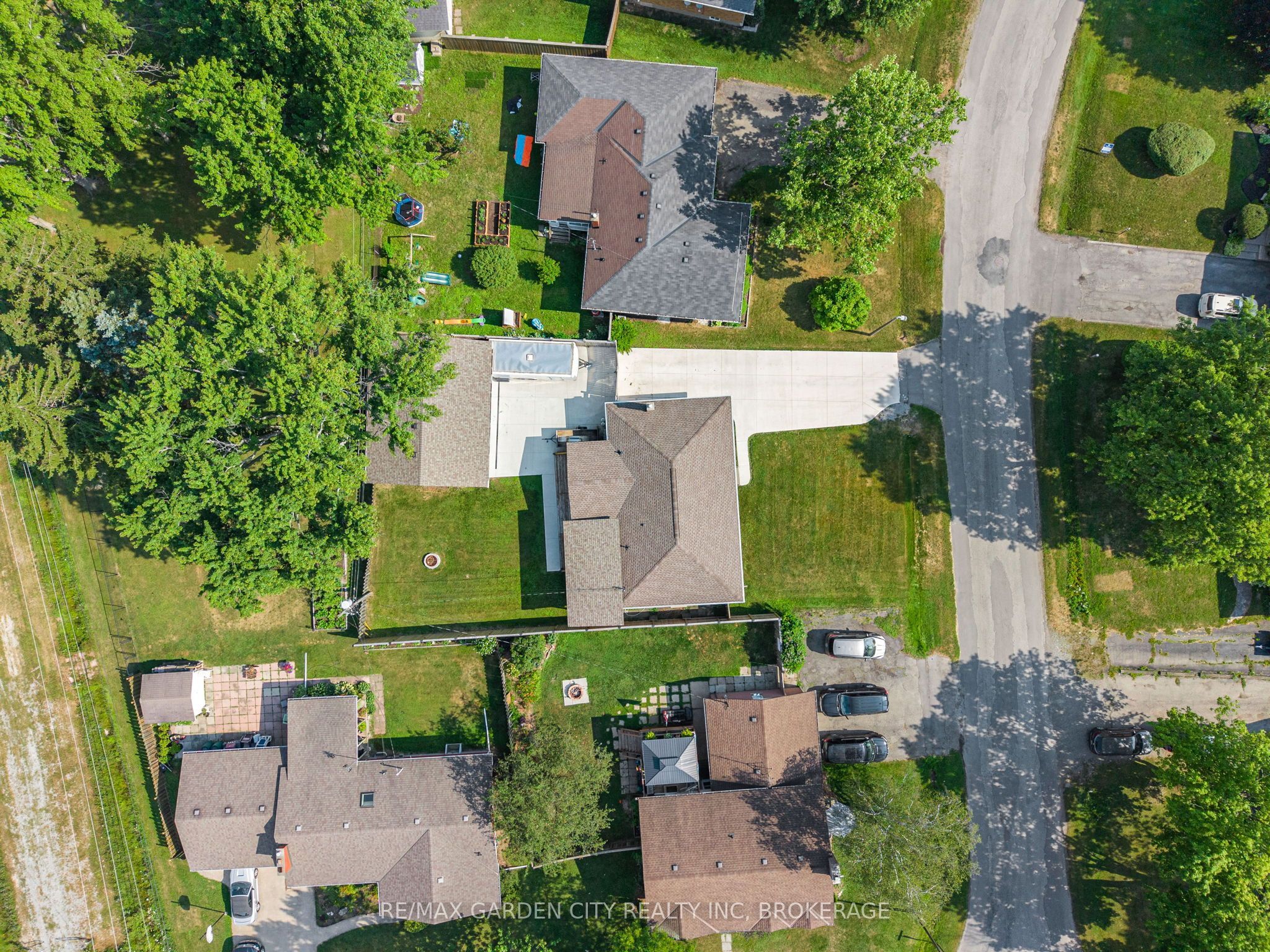 91 Crescent Drive Property Photo 43