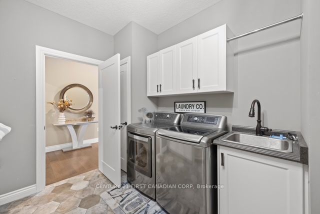 941 Longworth Road Property Photo 7
