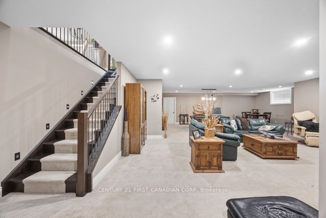 941 Longworth Road Property Photo 8