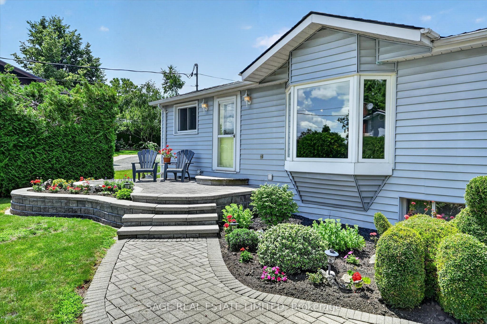 39 Riverside Drive Property Photo 4