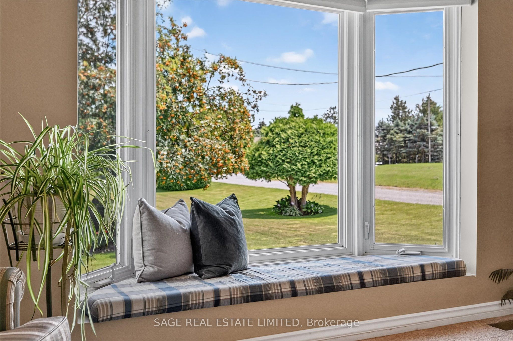 39 Riverside Drive Property Photo 6