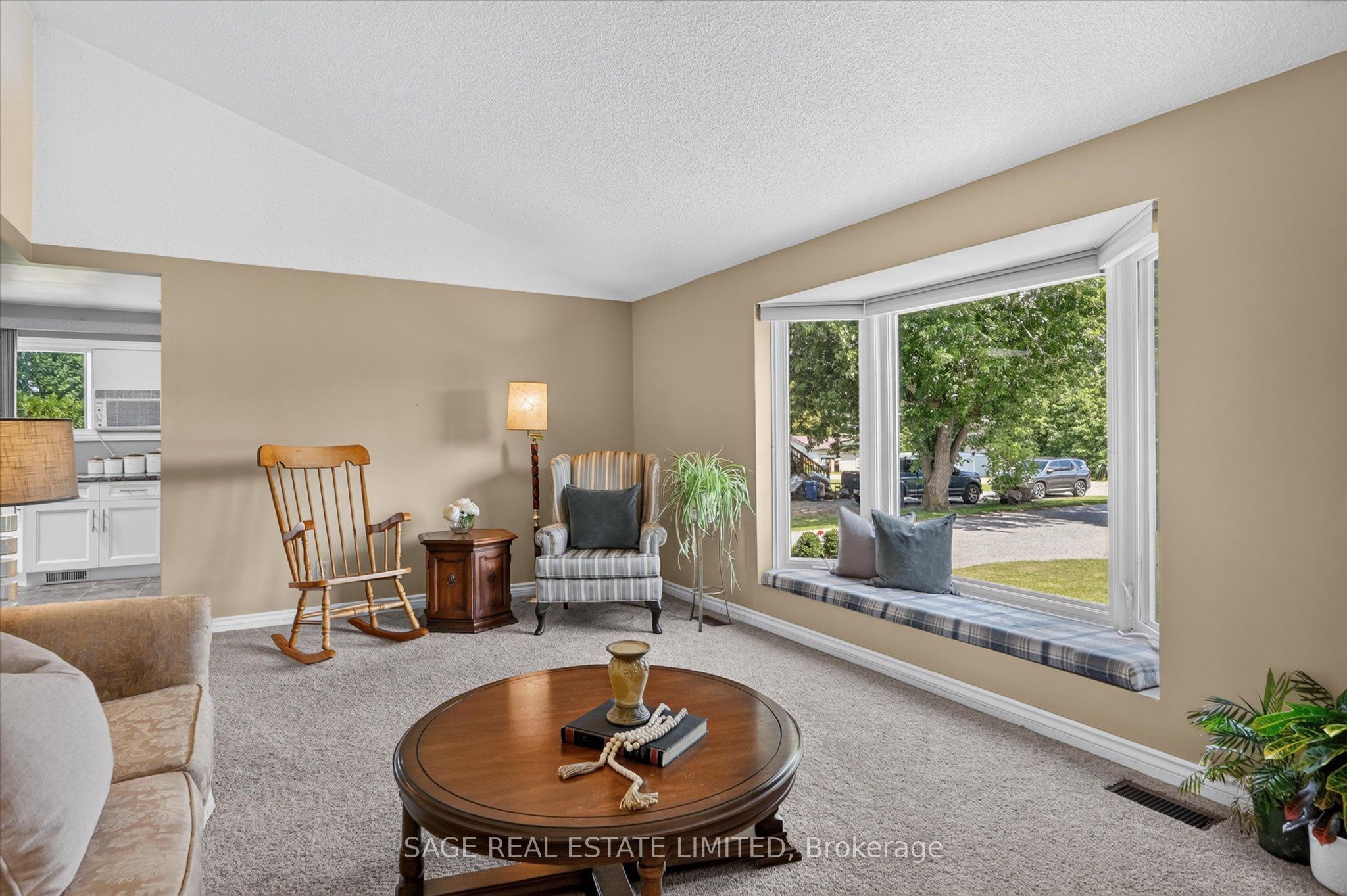 39 Riverside Drive Property Photo 7