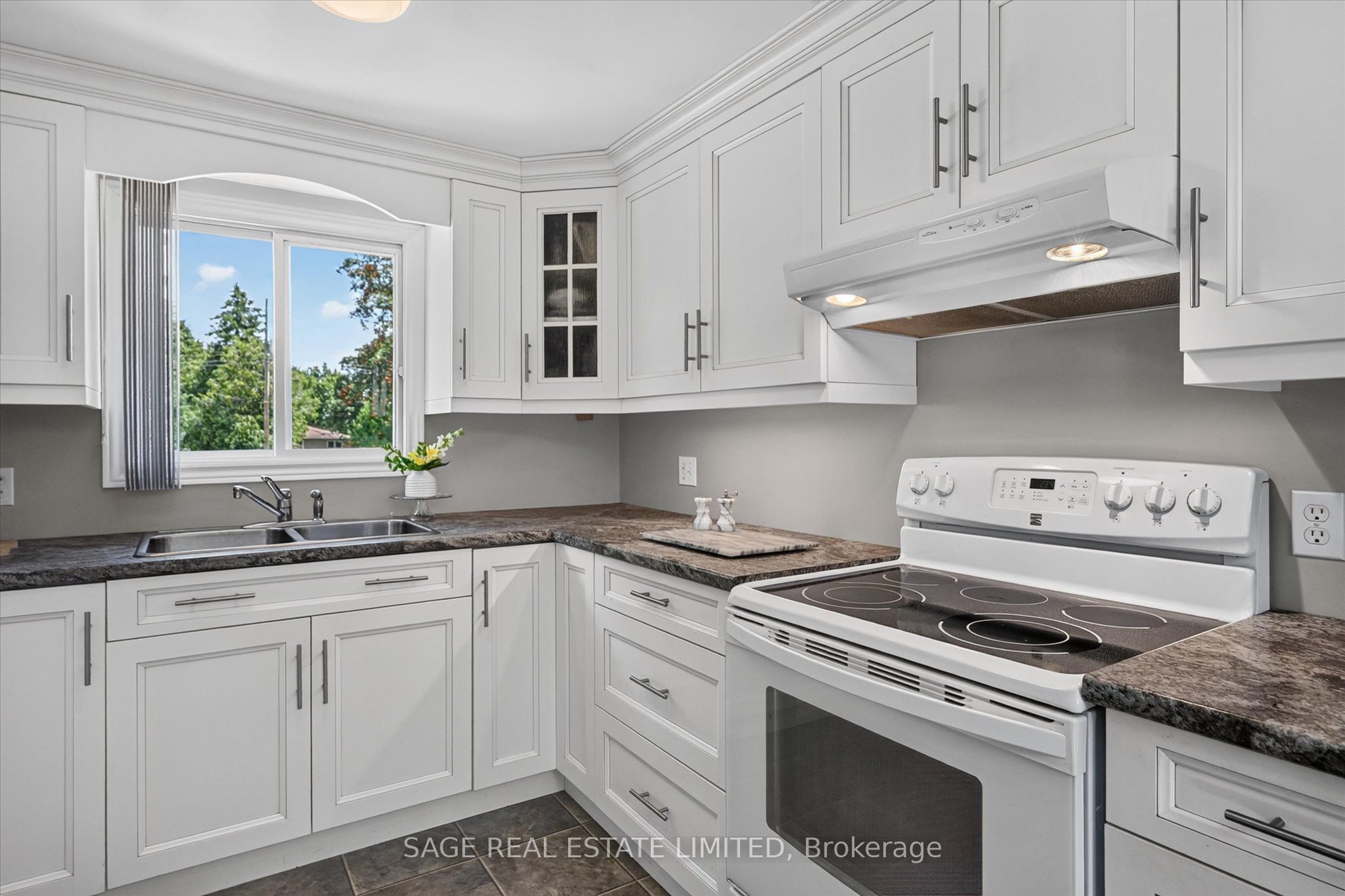 39 Riverside Drive Property Photo 14