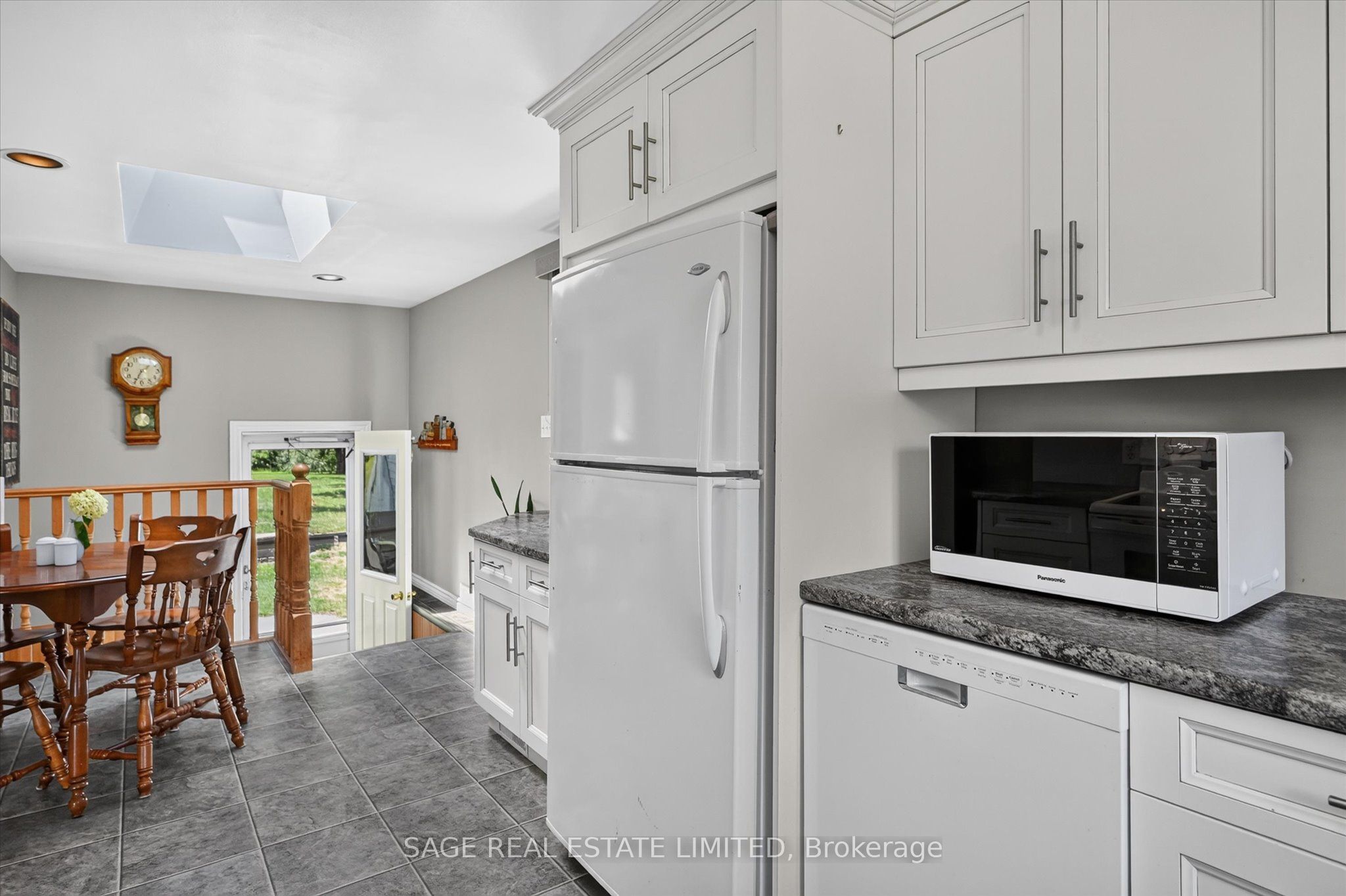 39 Riverside Drive Property Photo 15