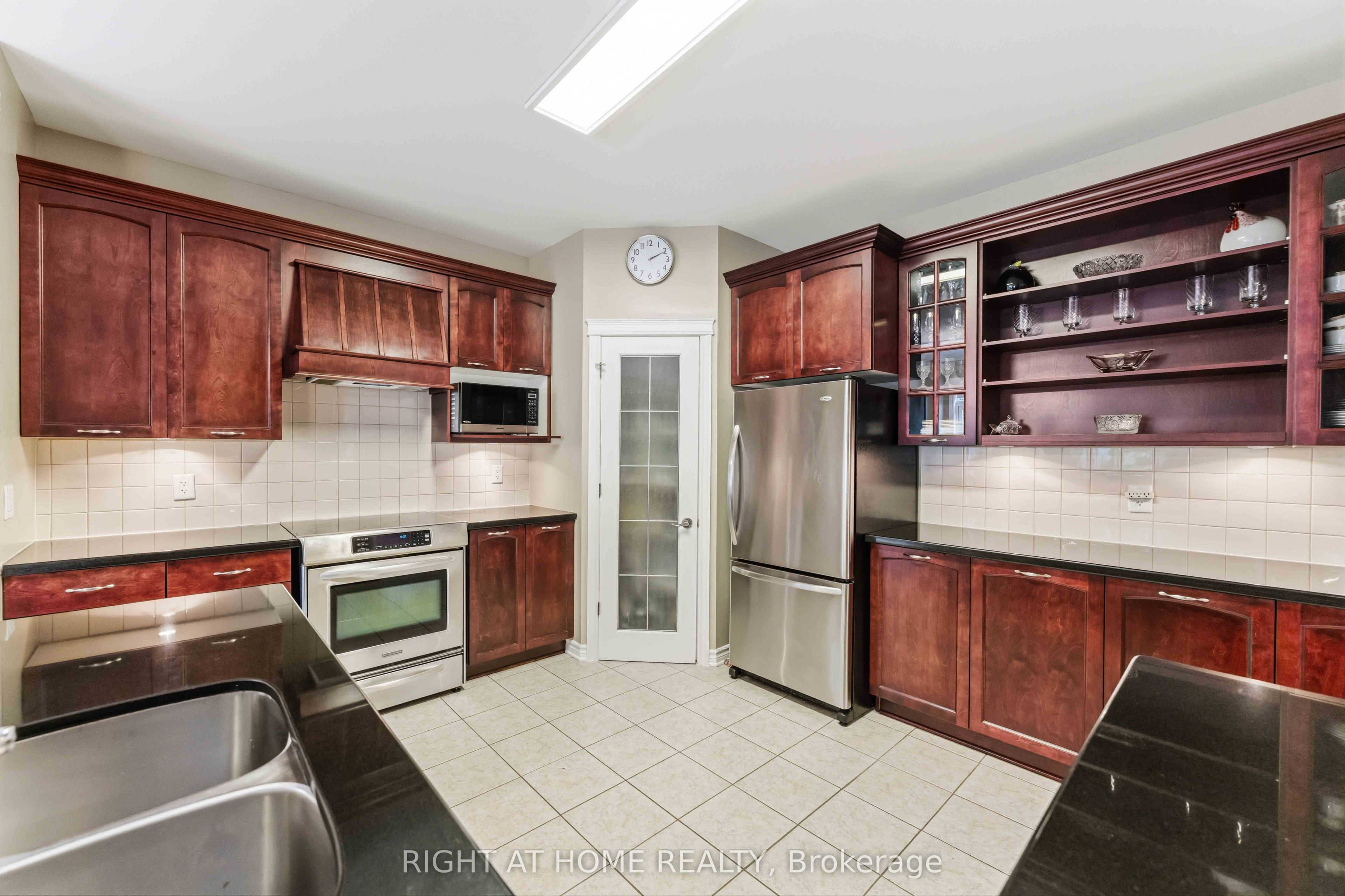 250 Tofino Private Property Photo 15
