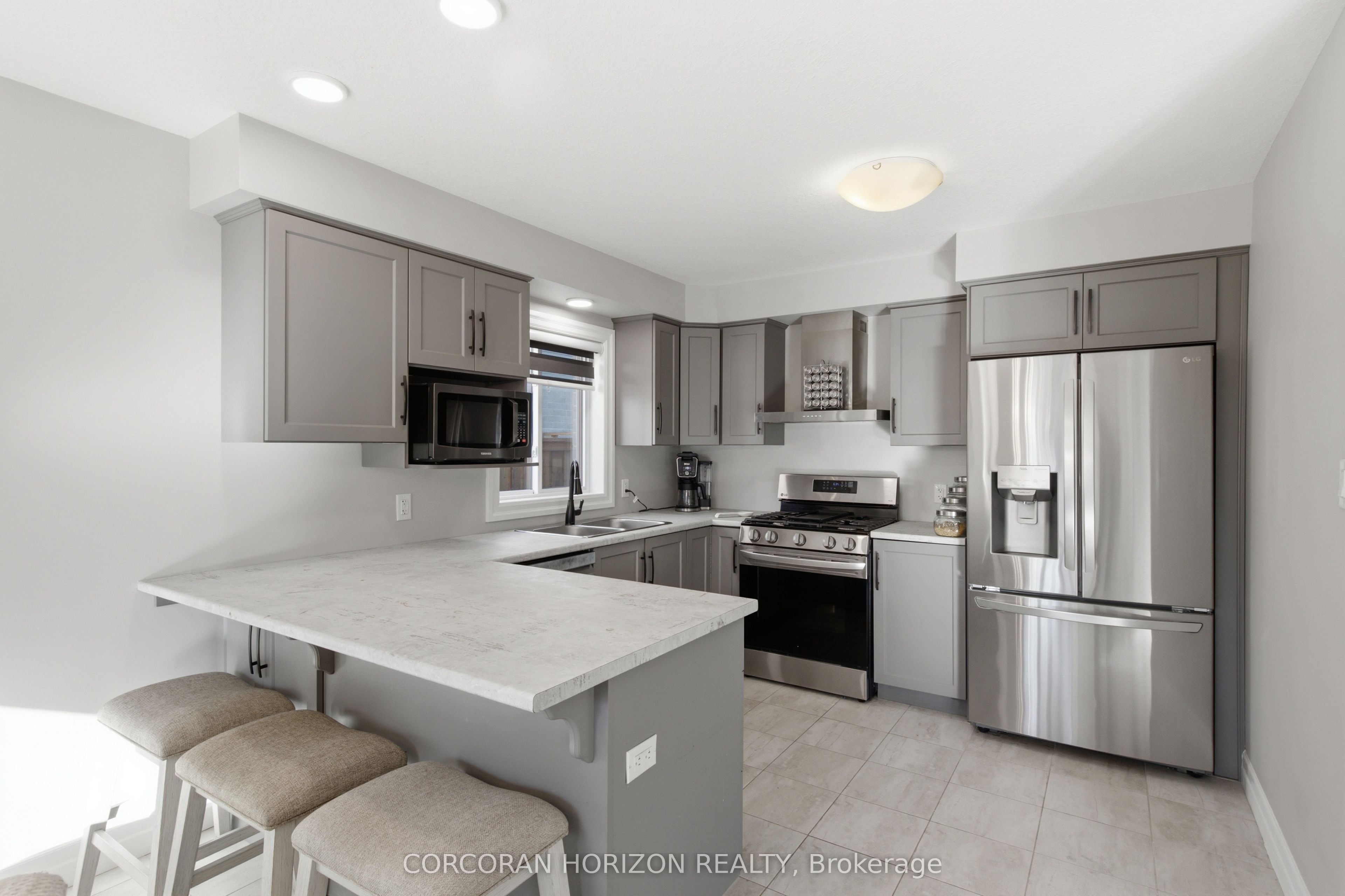 275 Bradshaw Drive Property Photo 14