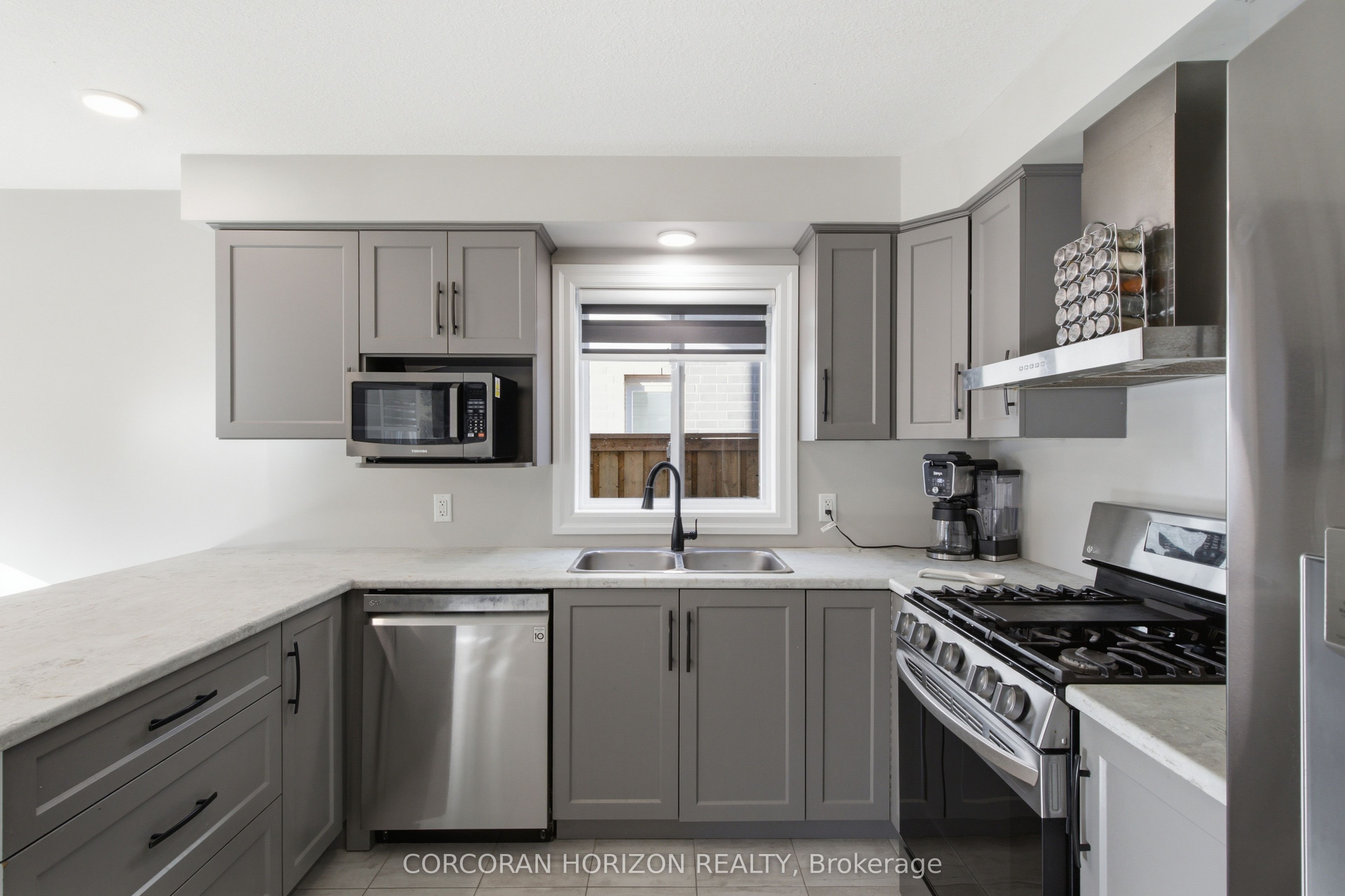 275 Bradshaw Drive Property Photo 15