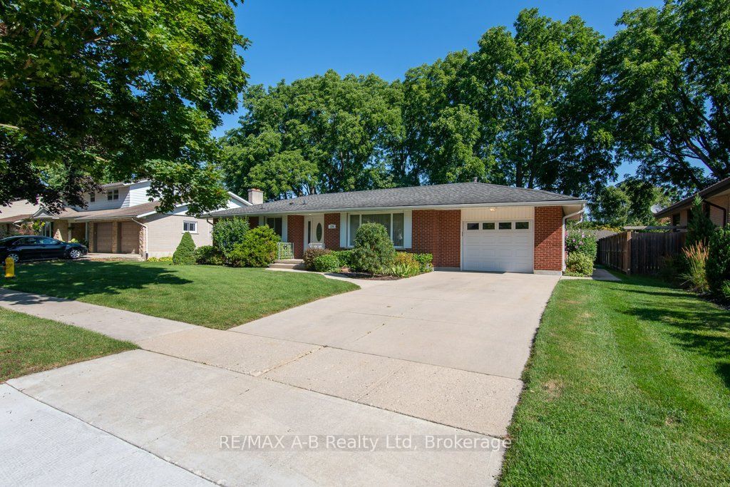 174 Neal Avenue Property Photo 2