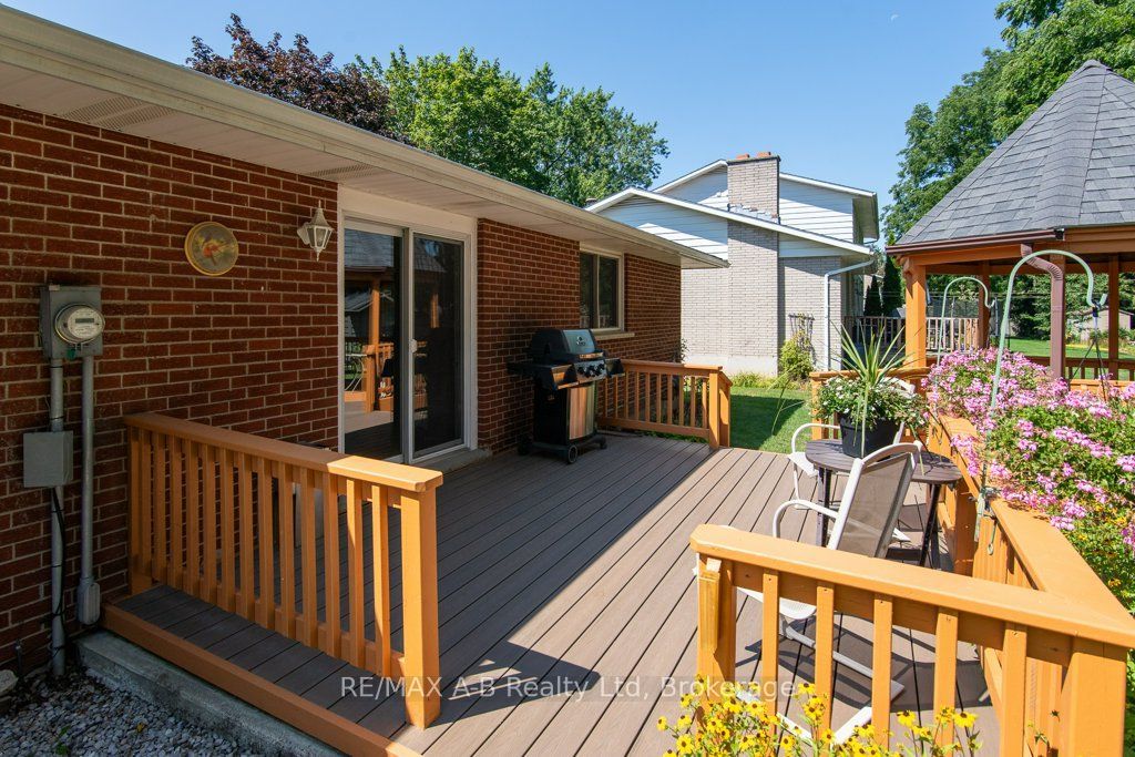 174 Neal Avenue Property Photo 6