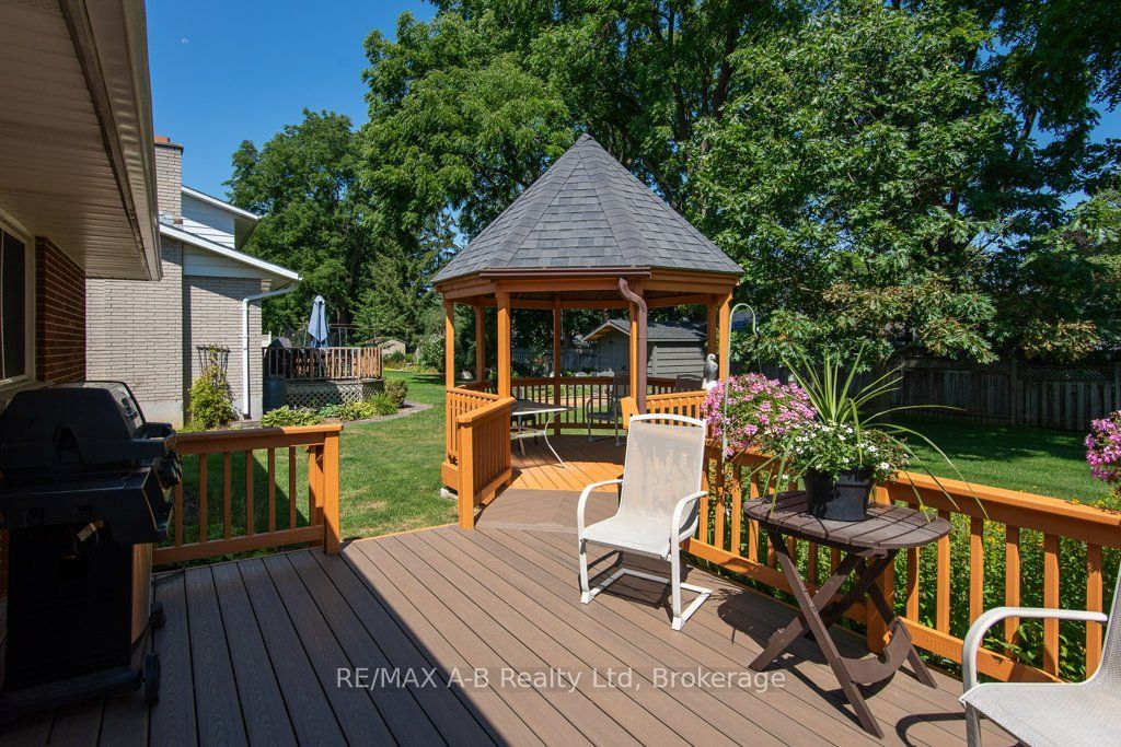 174 Neal Avenue Property Photo 8