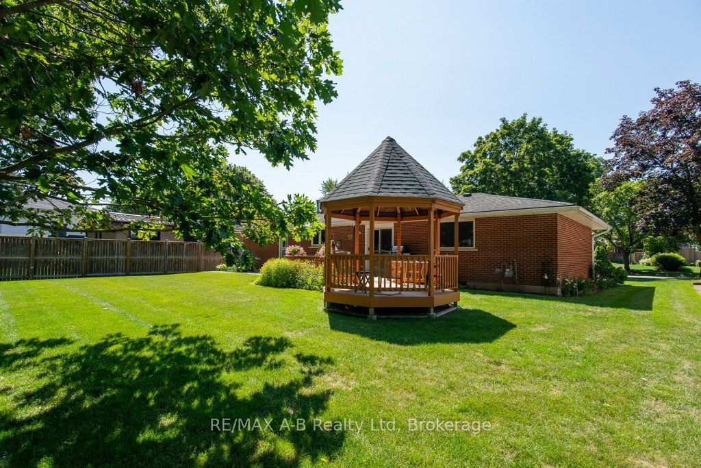 174 Neal Avenue Property Photo 11