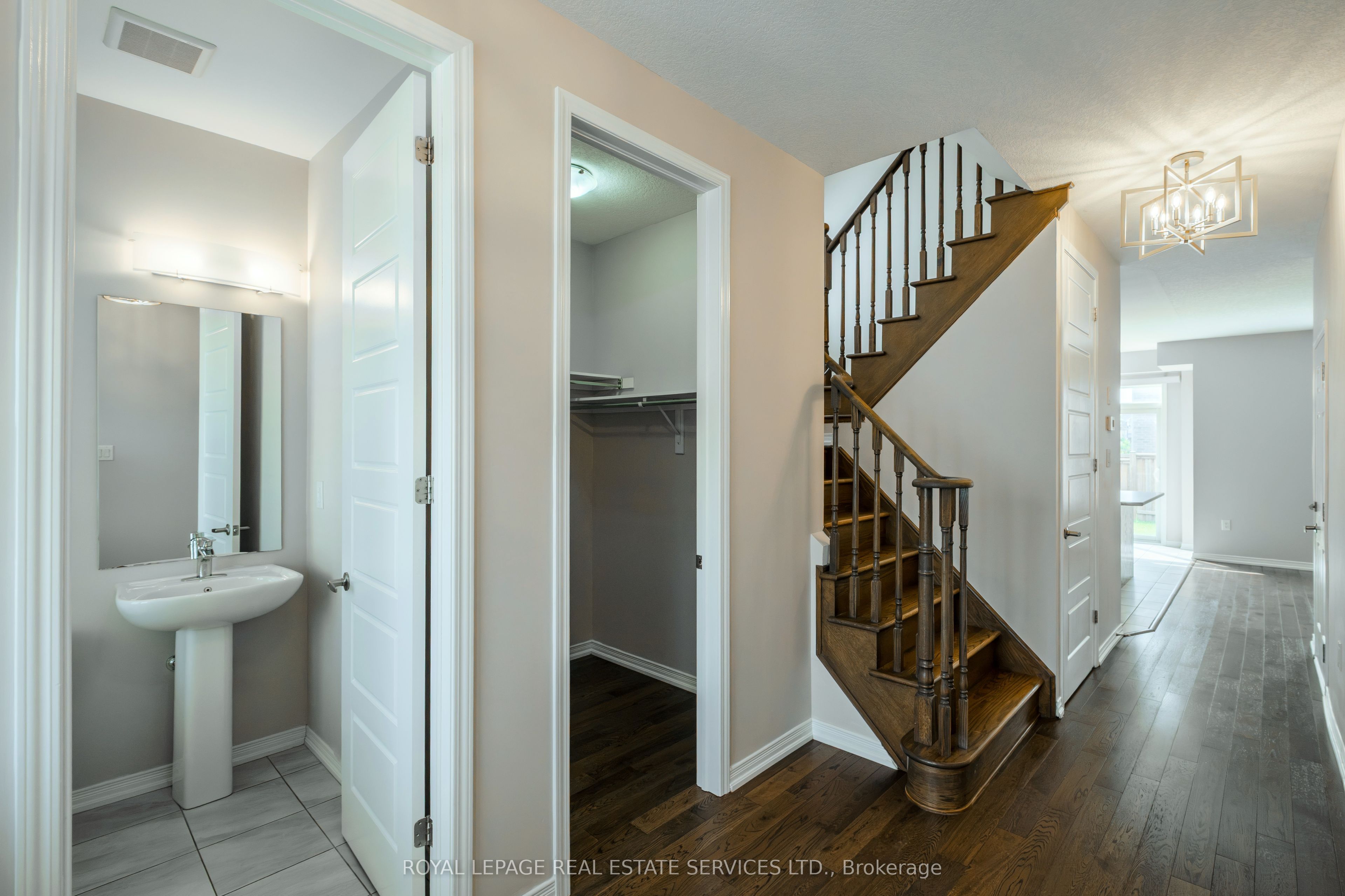 152 Munro Circle Property Photo 12