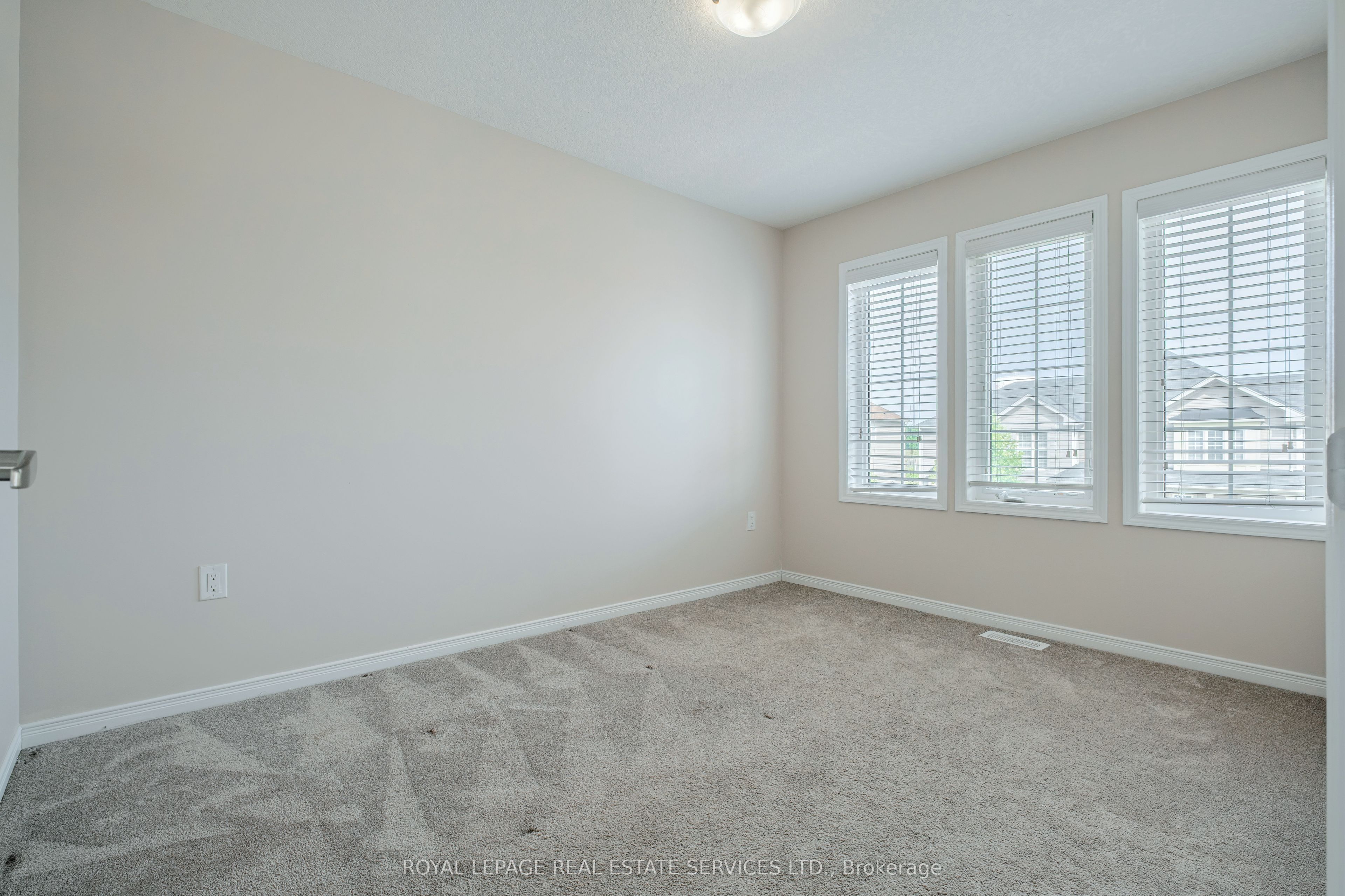 152 Munro Circle Property Photo 38