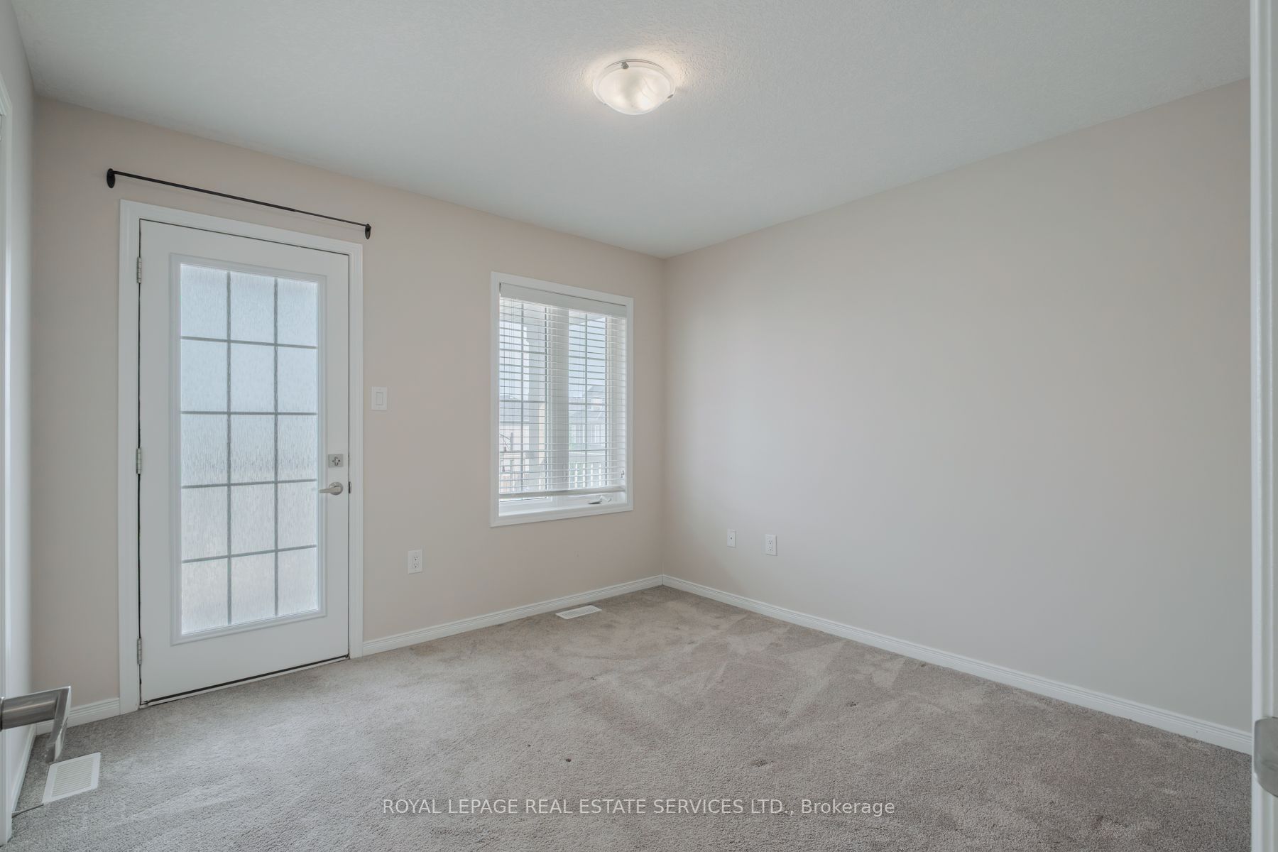 152 Munro Circle Property Photo 41