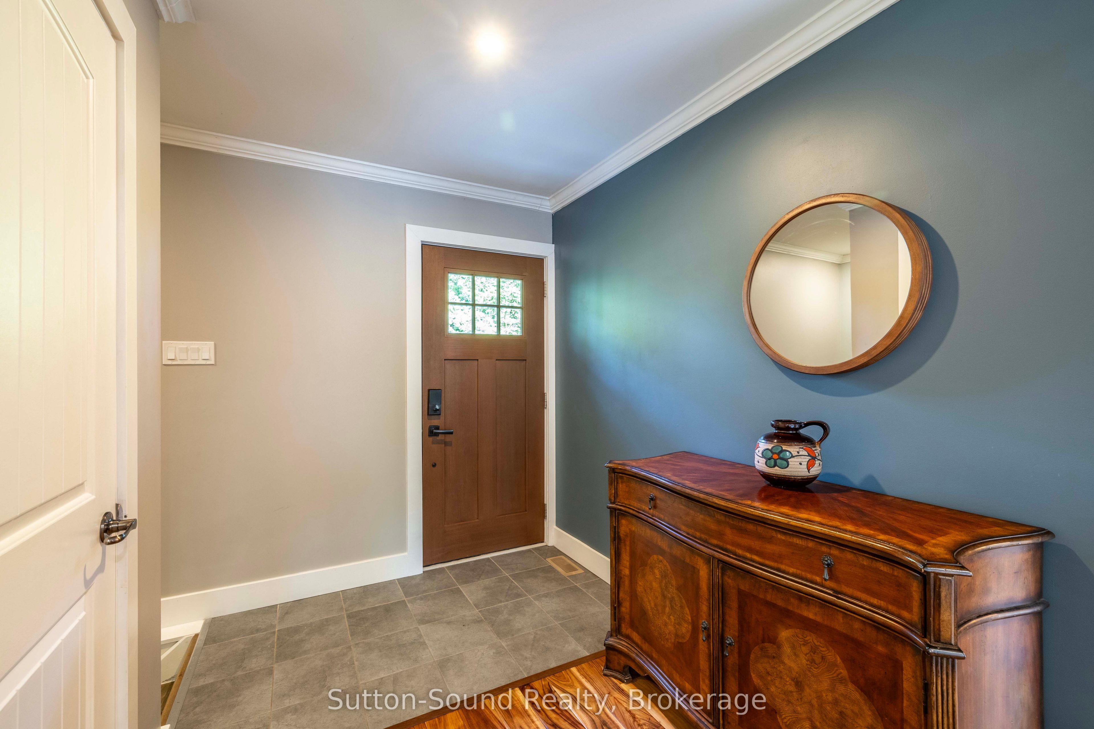 90 Graham Crescent Property Photo 4