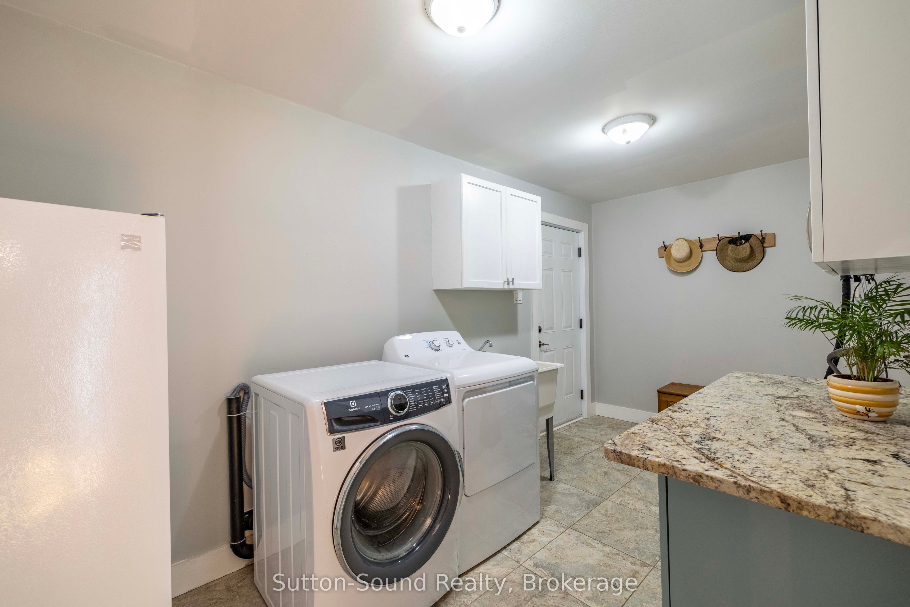 90 Graham Crescent Property Photo 24