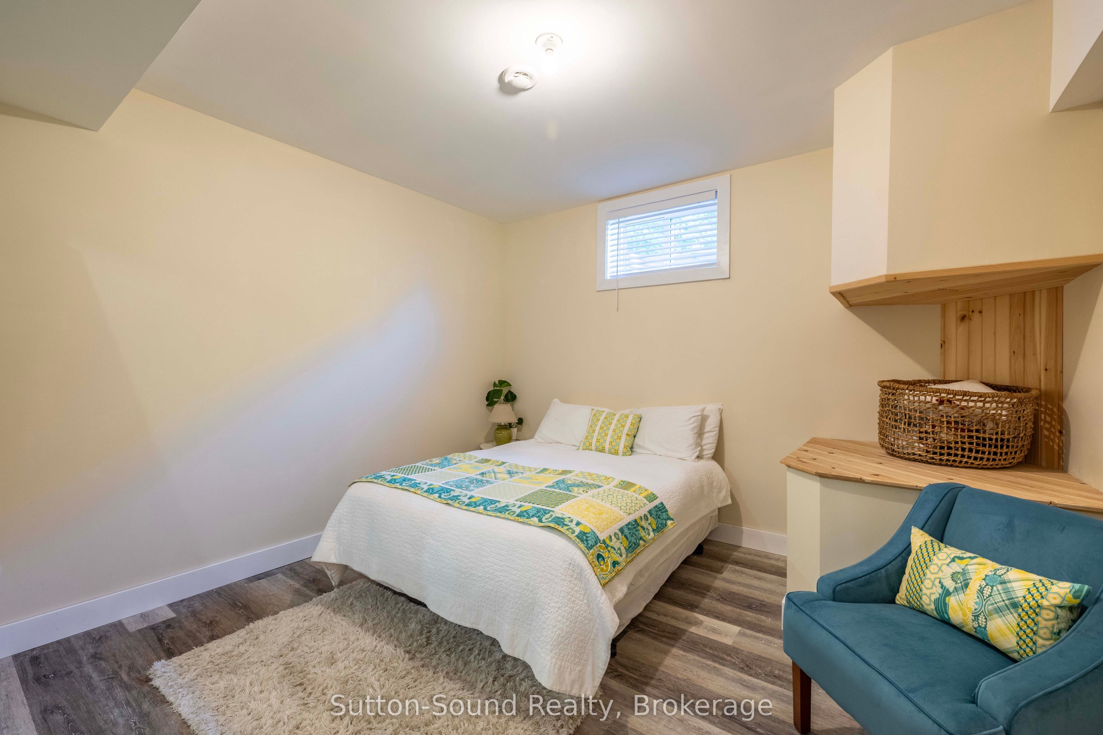 90 Graham Crescent Property Photo 32