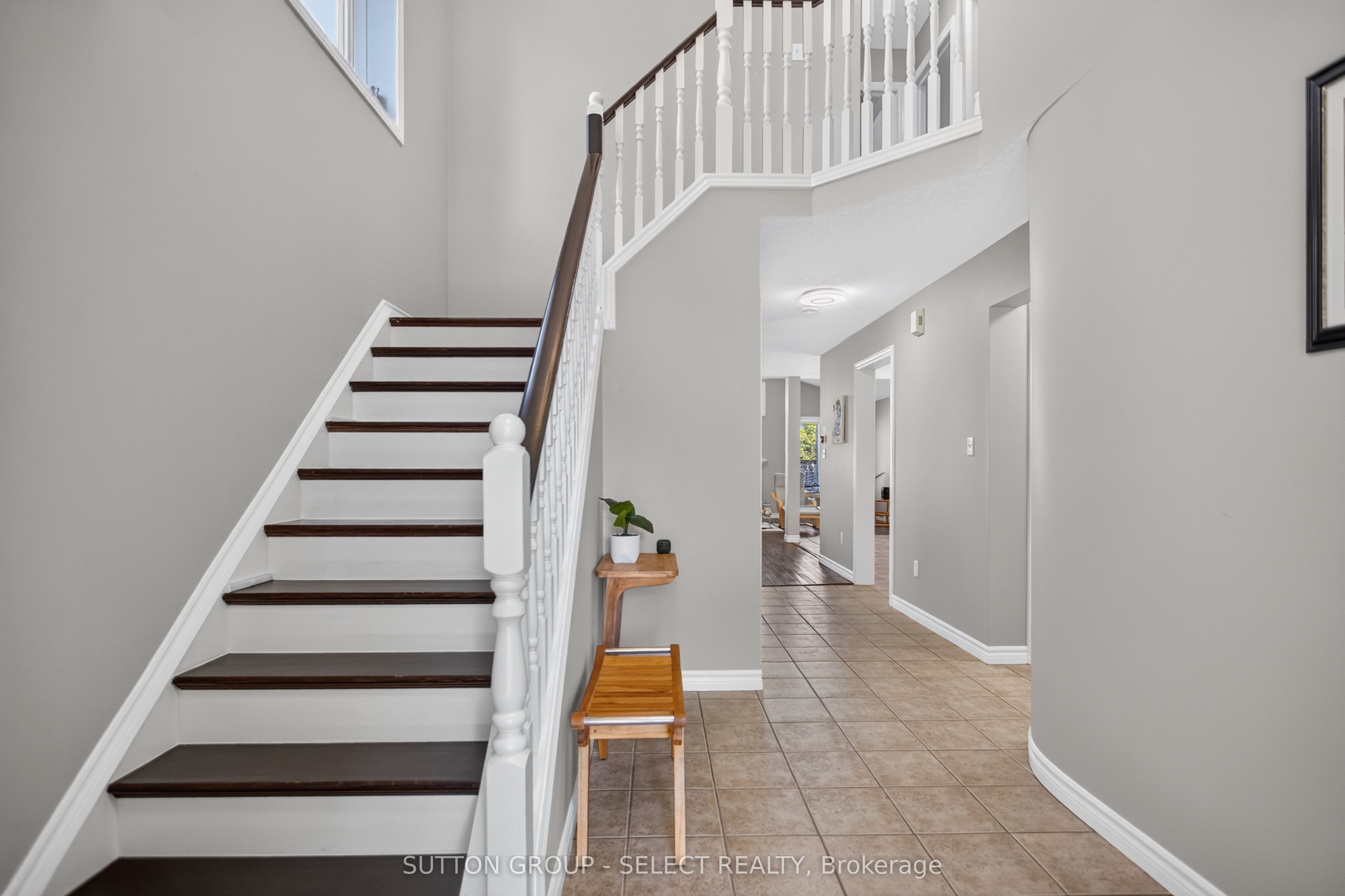 1647 Bayswater Crescent Property Photo 4