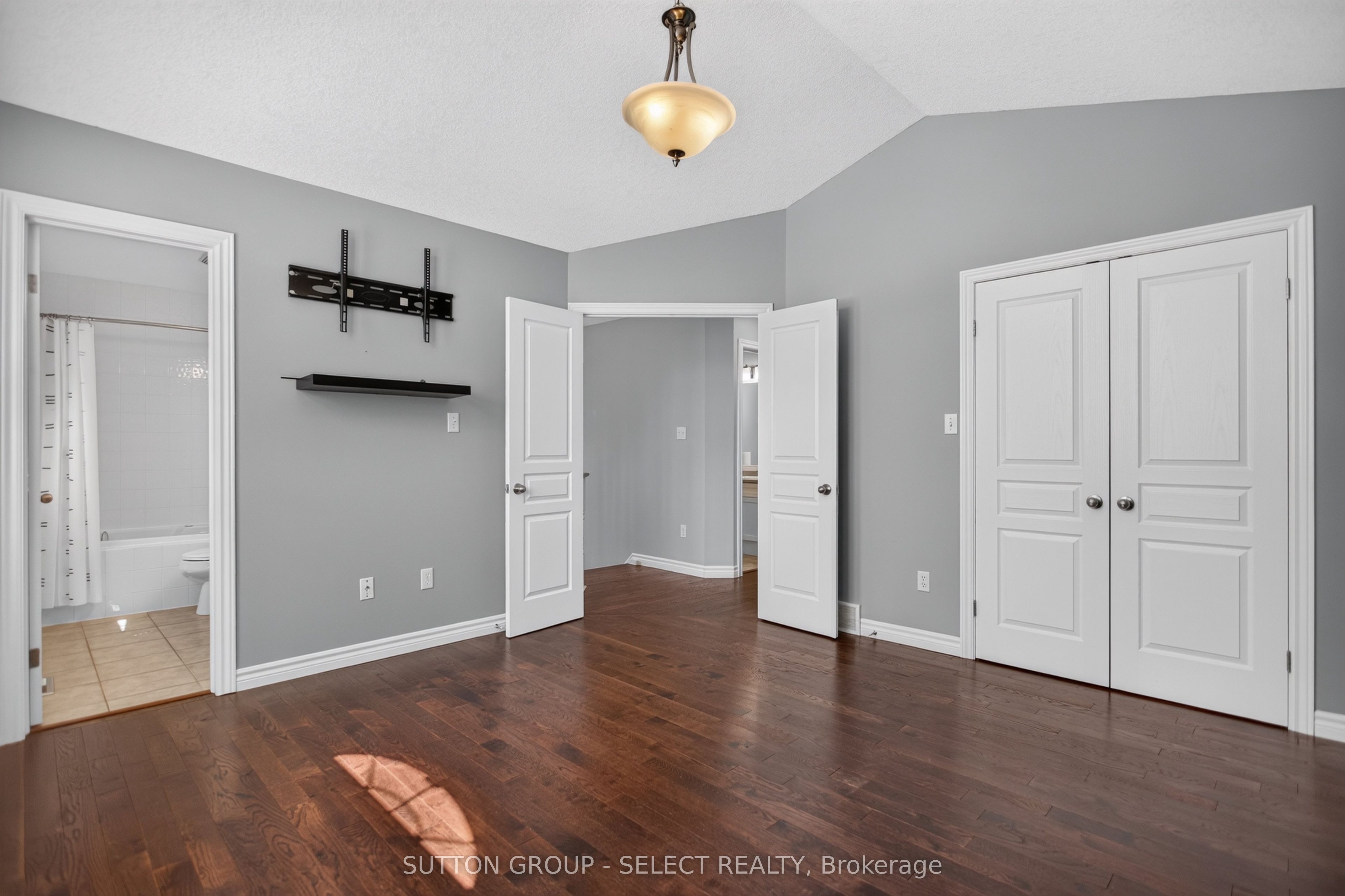 1647 Bayswater Crescent Property Photo 19