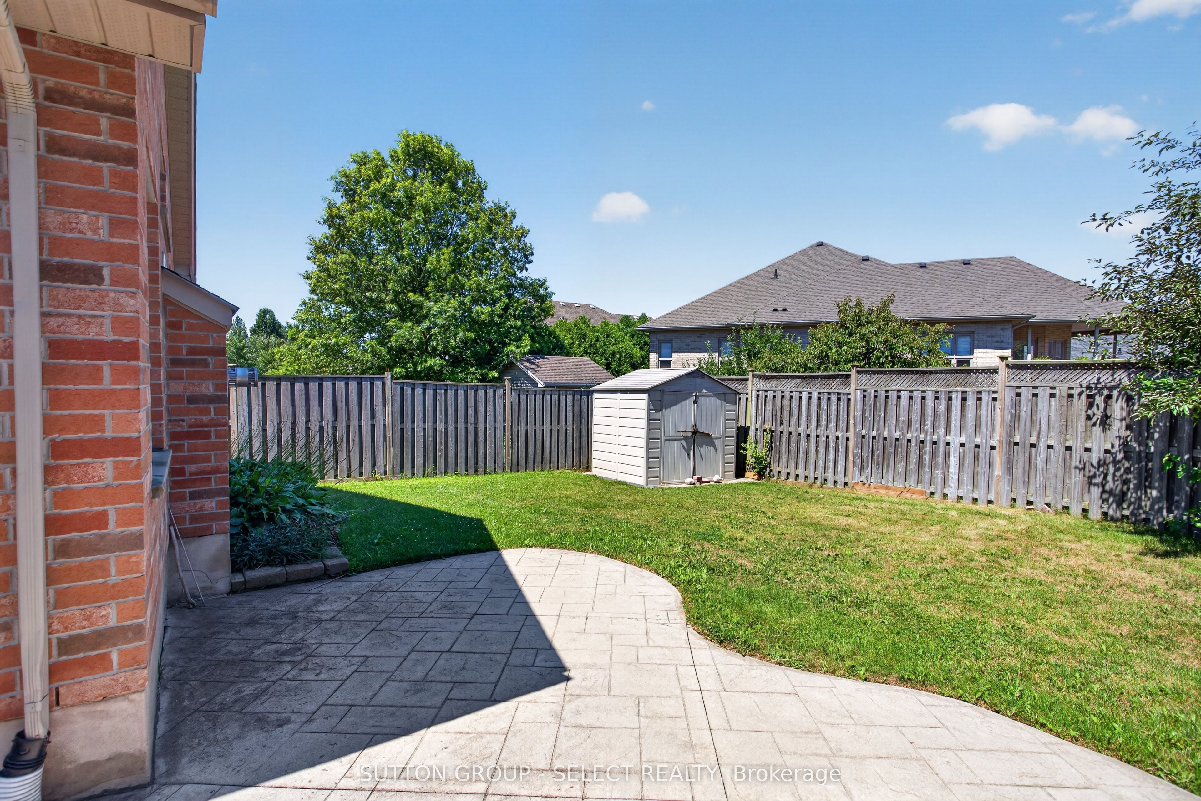 1647 Bayswater Crescent Property Photo 31