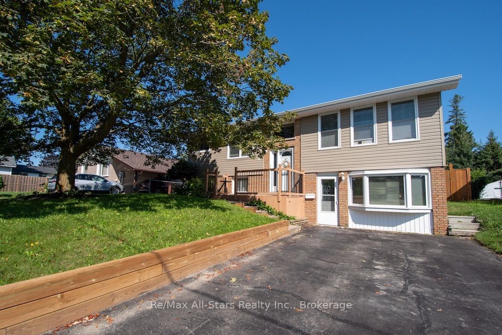 4 Daniel Court Property Photo 1