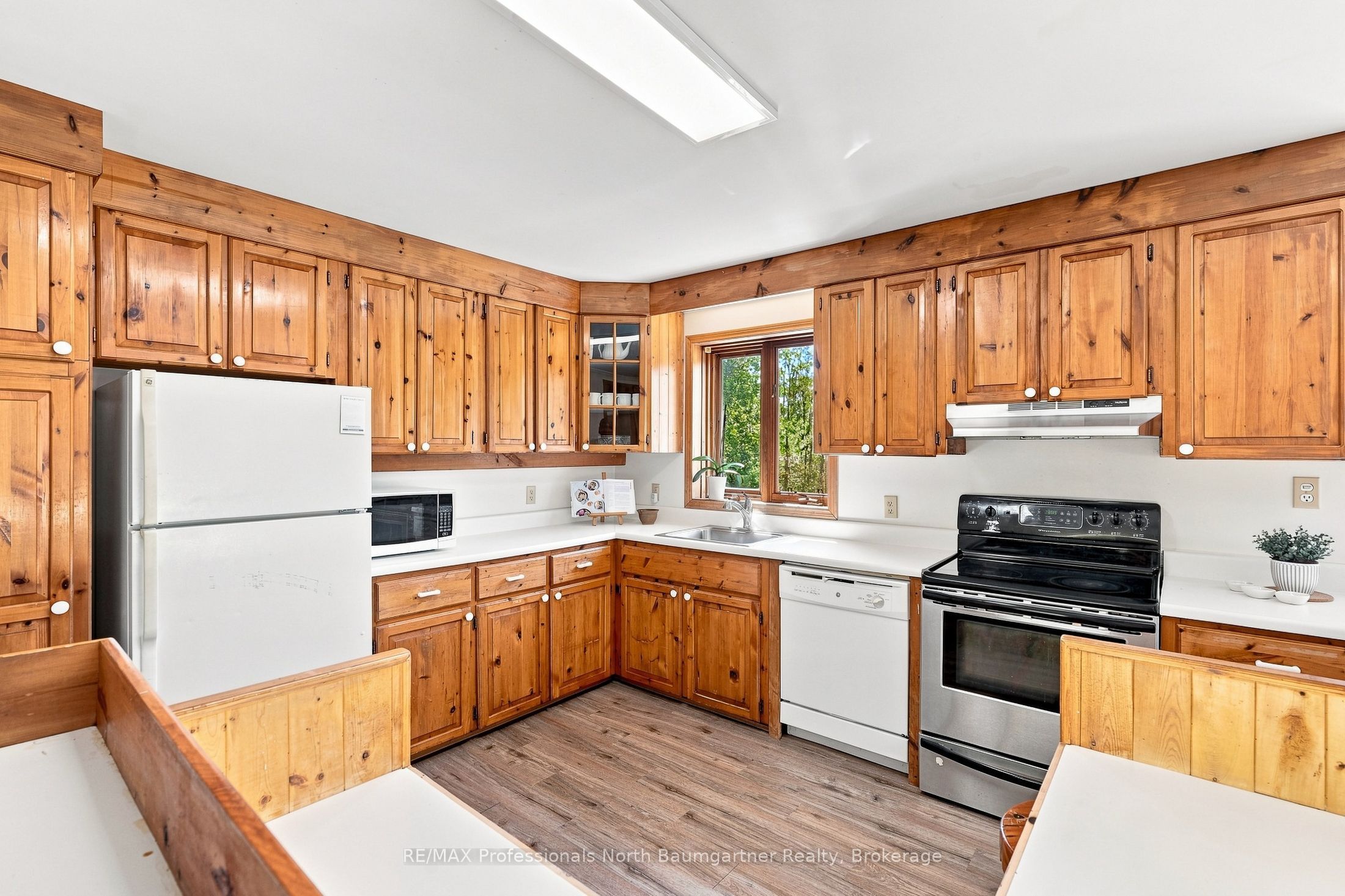 8966 Highway 35 Property Photo 18