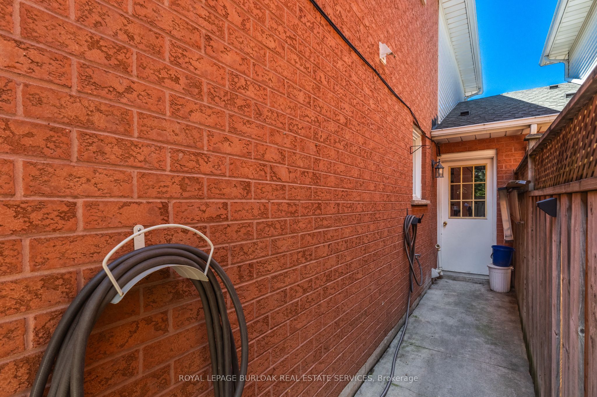 46 Chelsea Crescent Property Photo 39