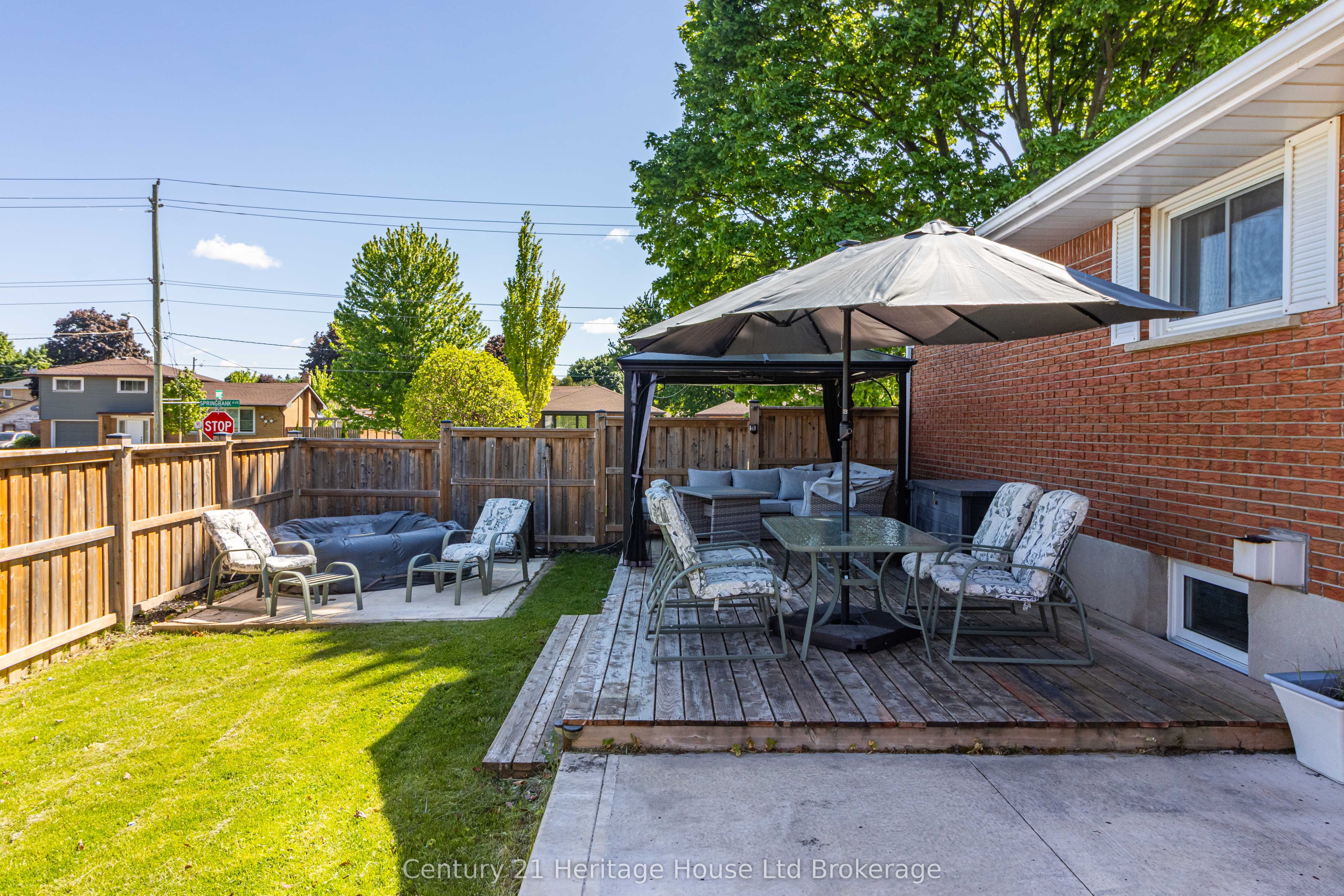 153 Springbank Avenue N Property Photo 6