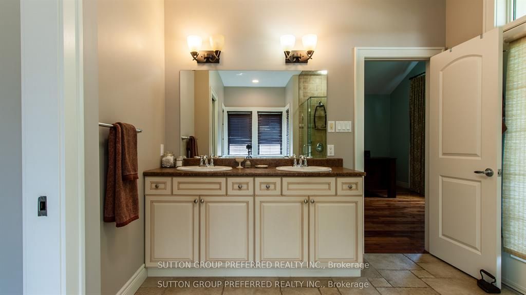 13315 Westbury Drive Property Photo 33