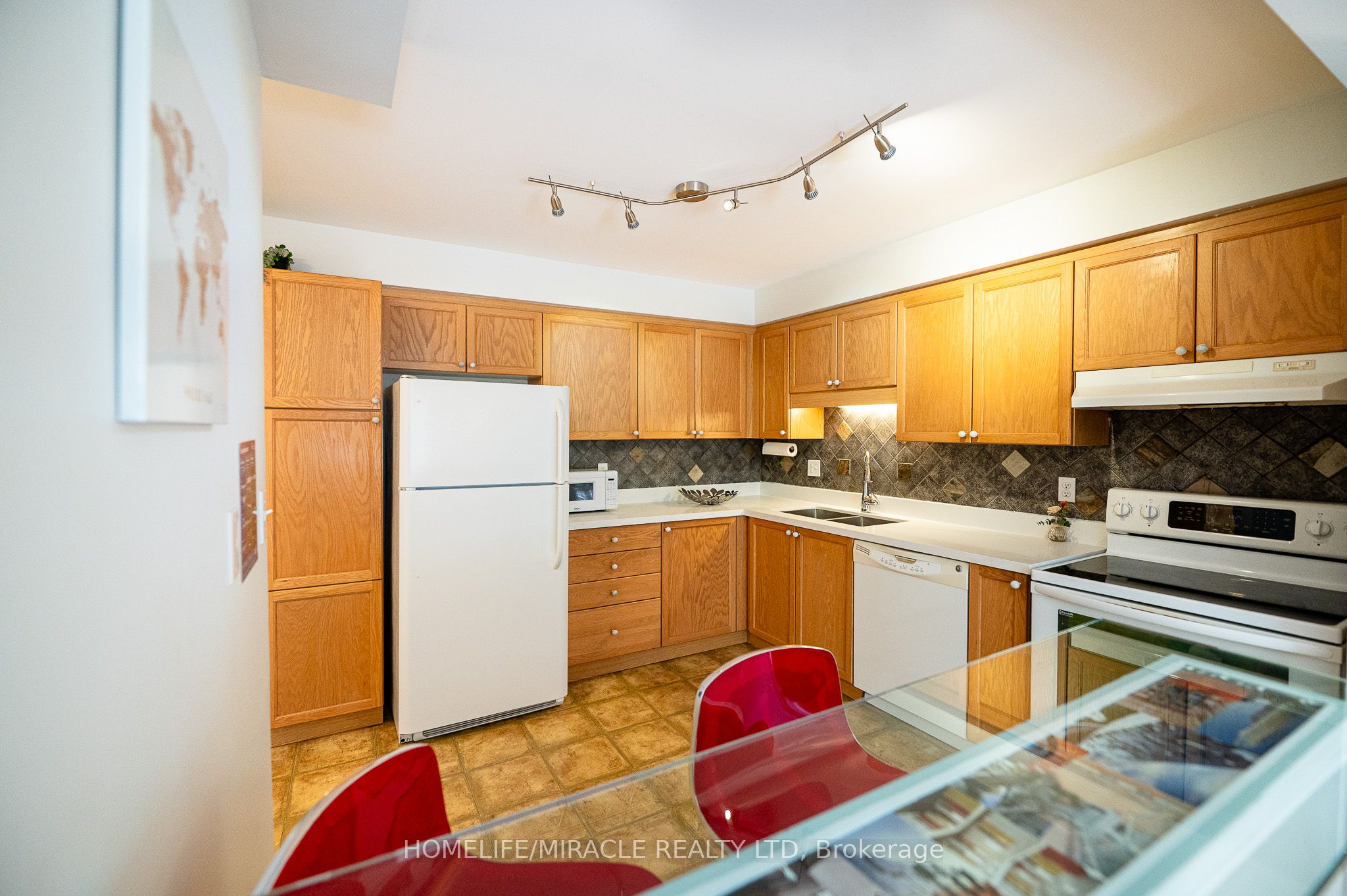 151 Clairfields Drive E 55 Property Photo 6