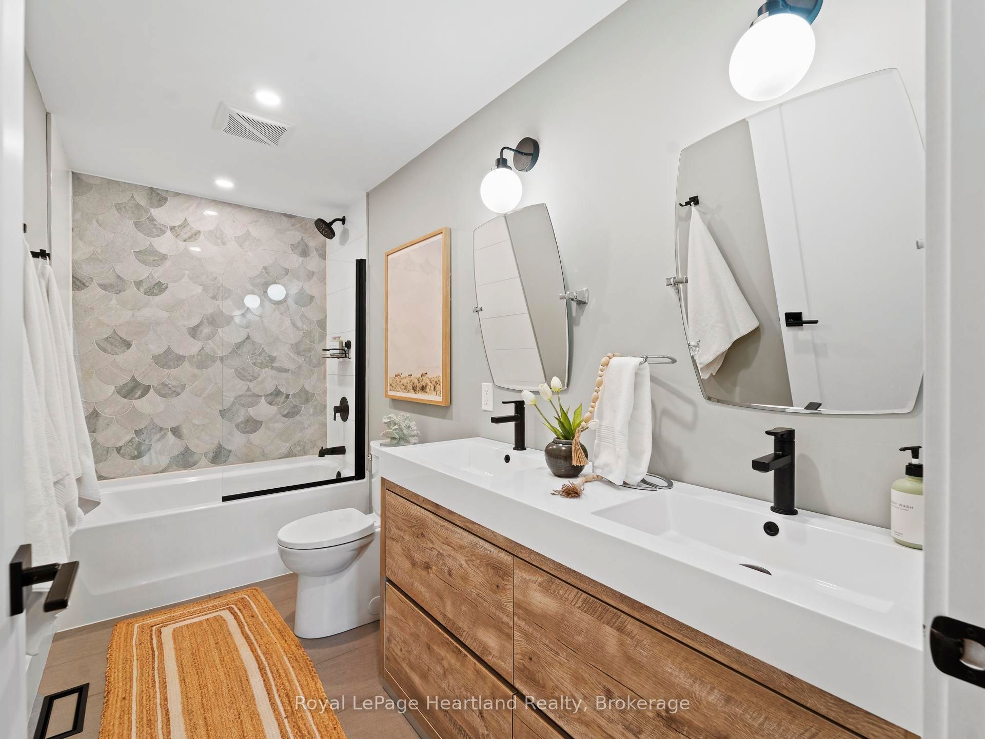 238 Bennett Street W Property Photo 19