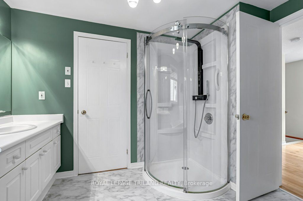 215 Rossmore Court Property Photo 33