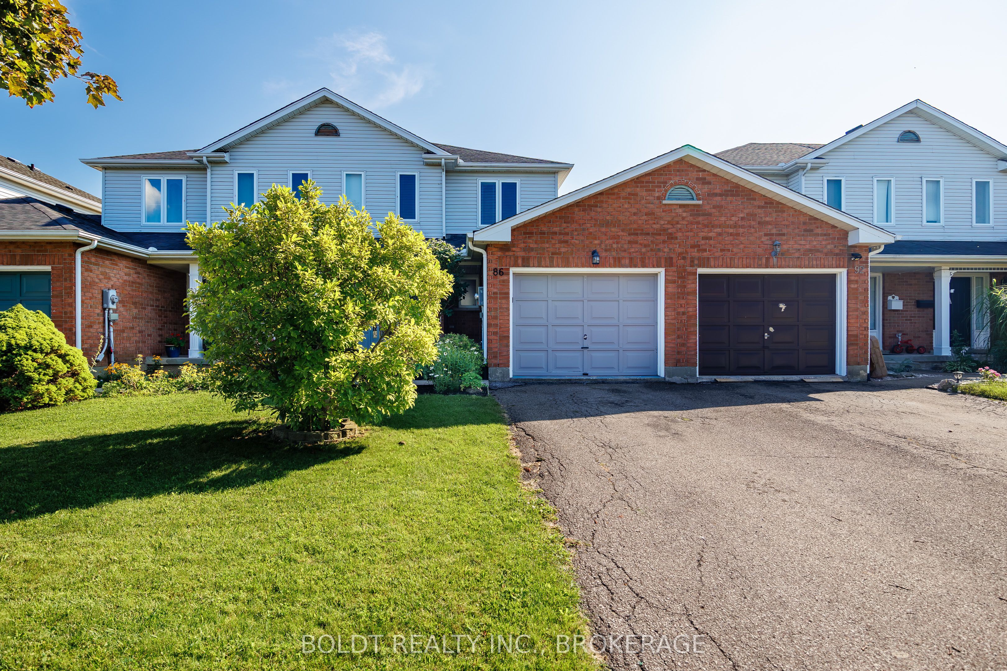 86 Devine Crescent Property Photo 3