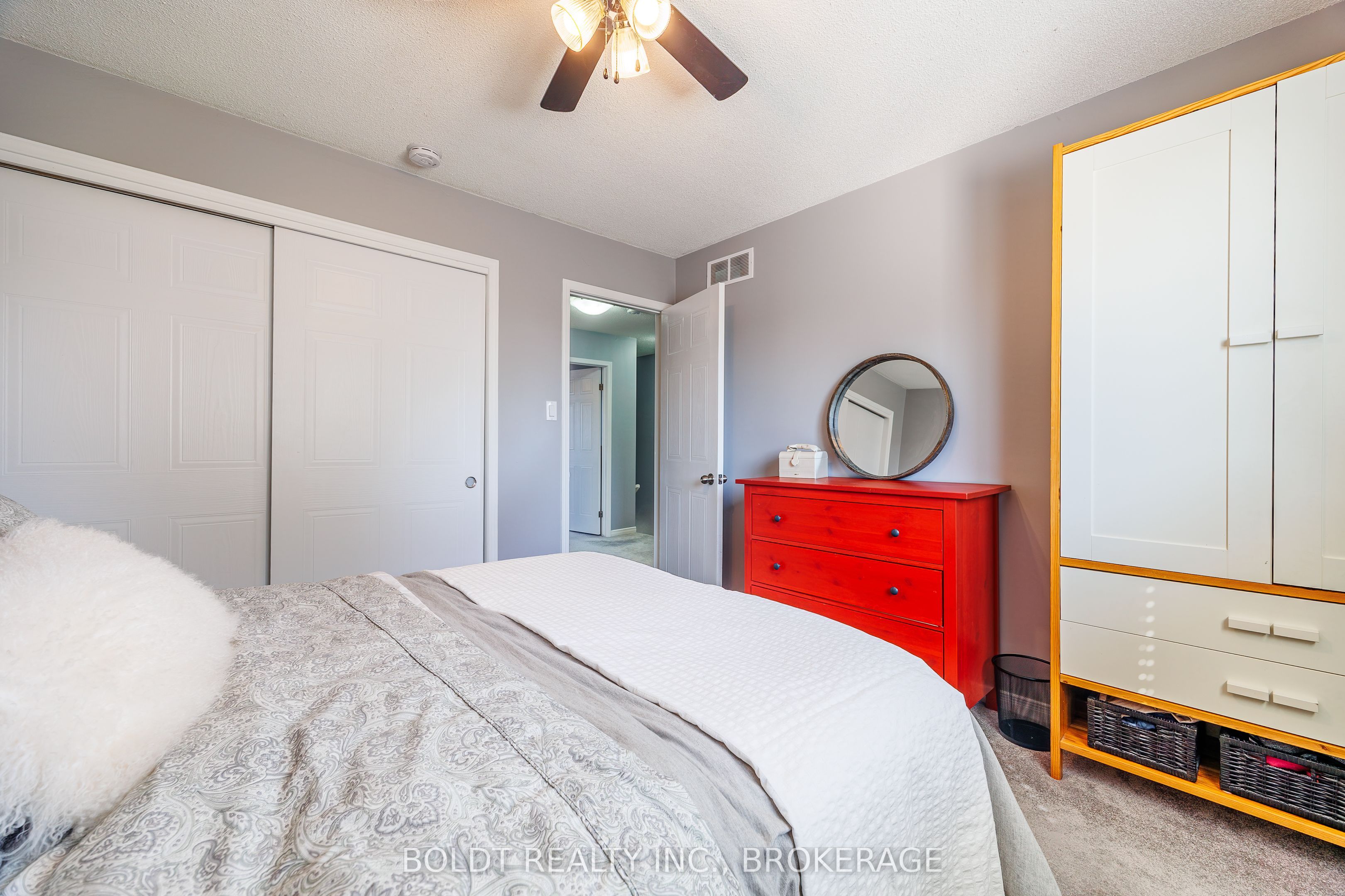 86 Devine Crescent Property Photo 14