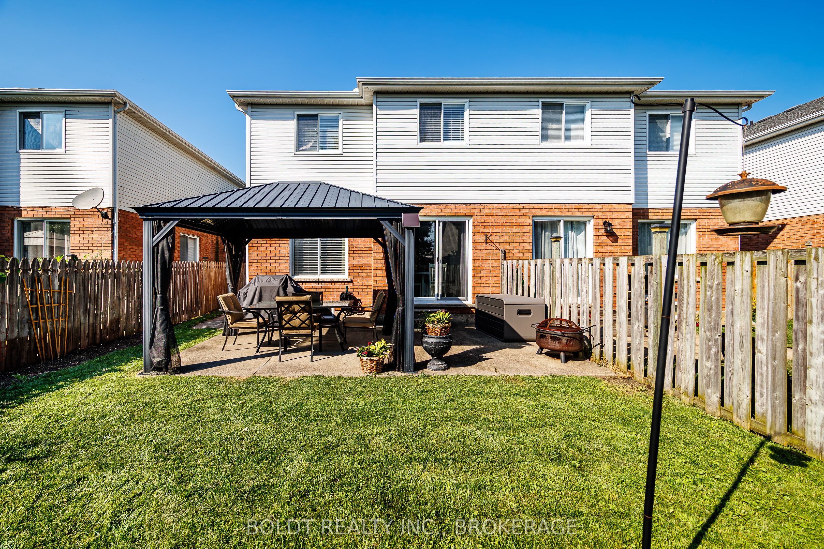 86 Devine Crescent Property Photo 22
