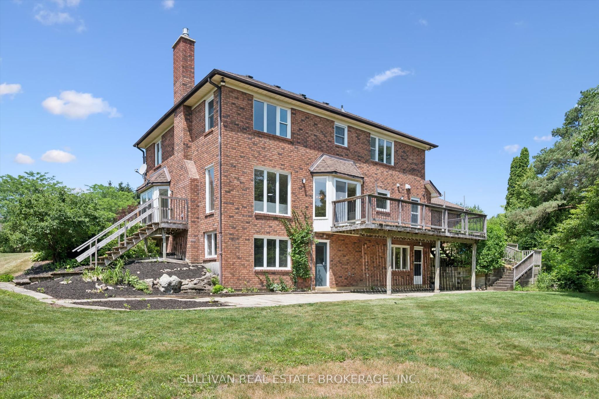 105 Cobblestone Place Property Photo 3