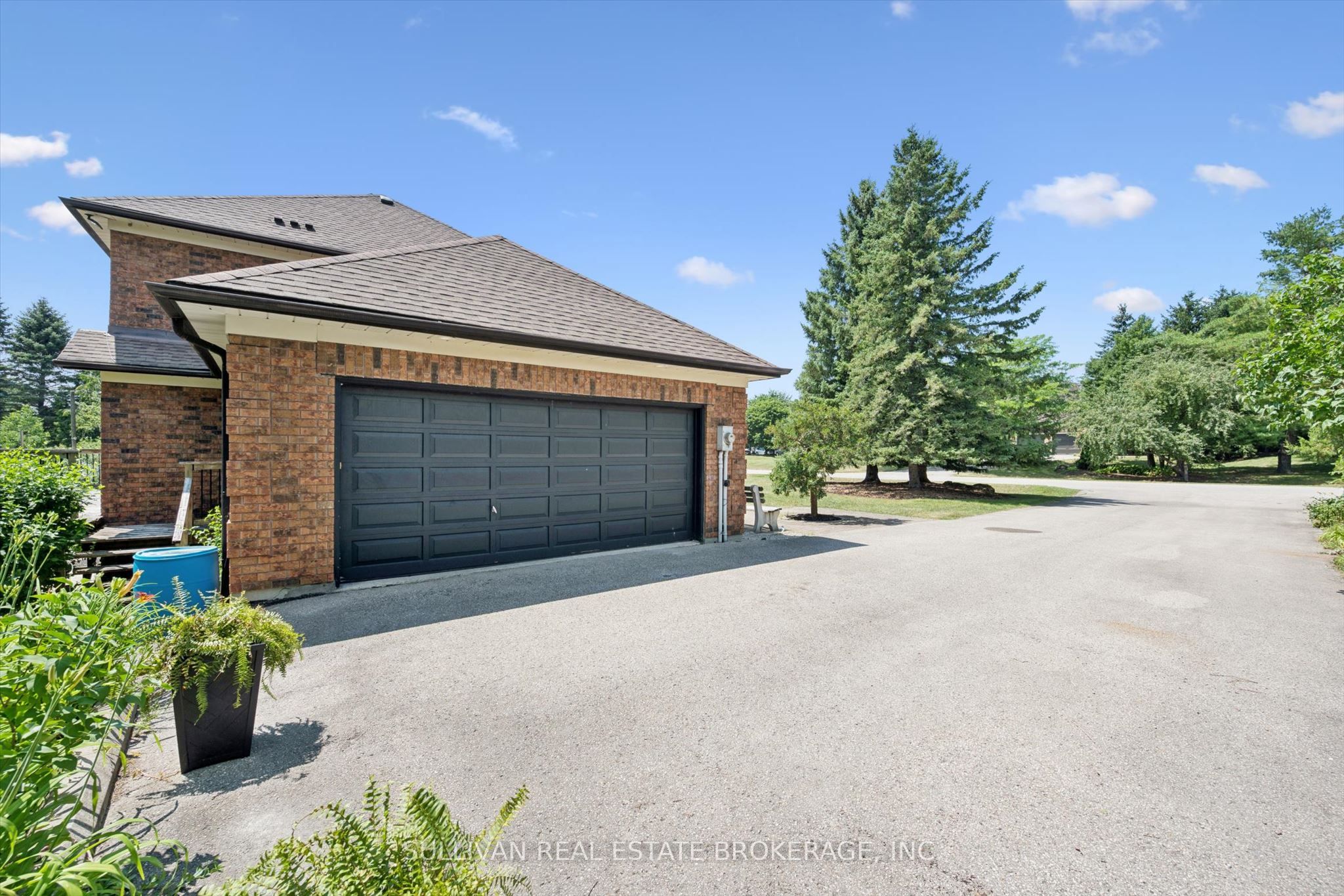 105 Cobblestone Place Property Photo 6