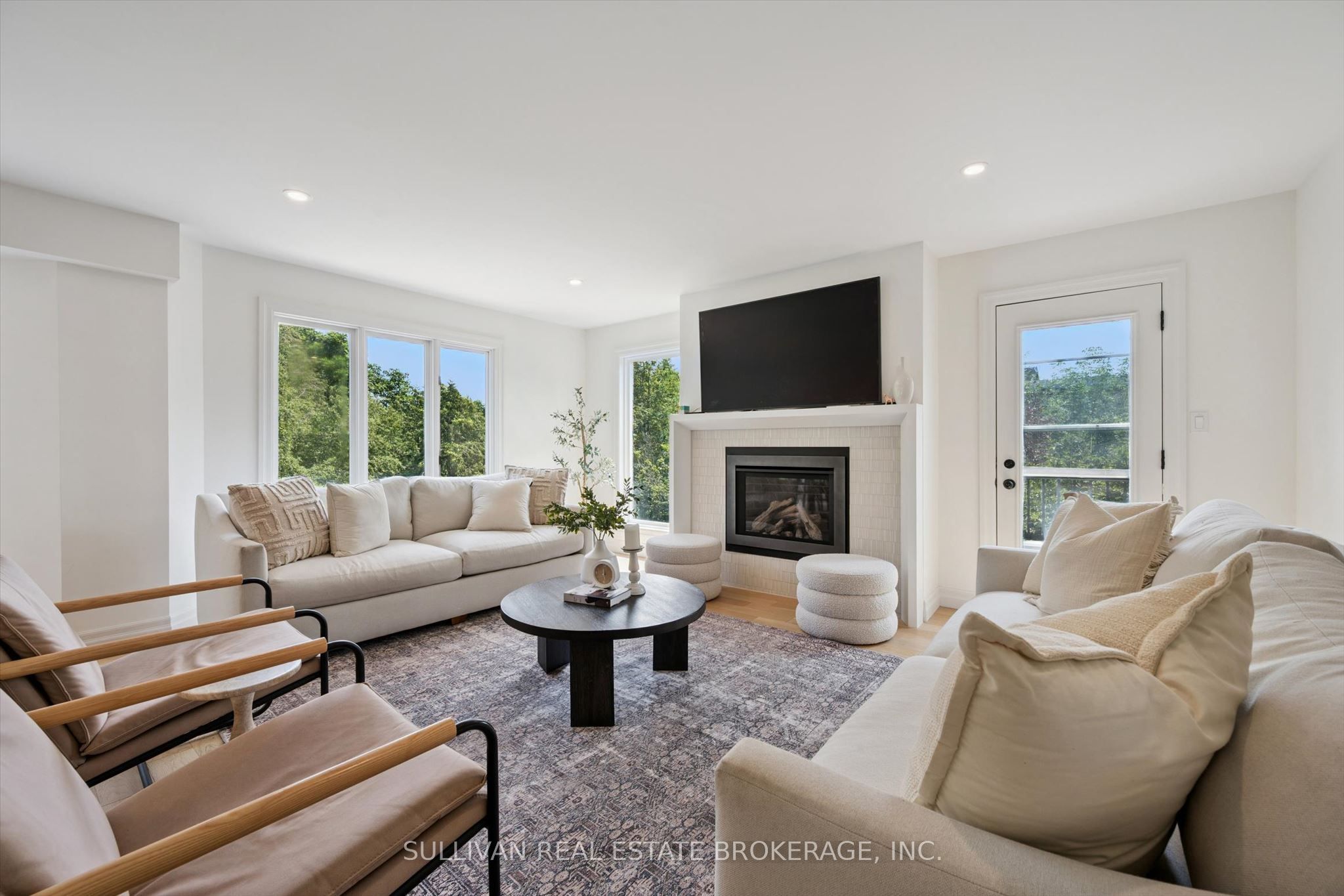 105 Cobblestone Place Property Photo 8