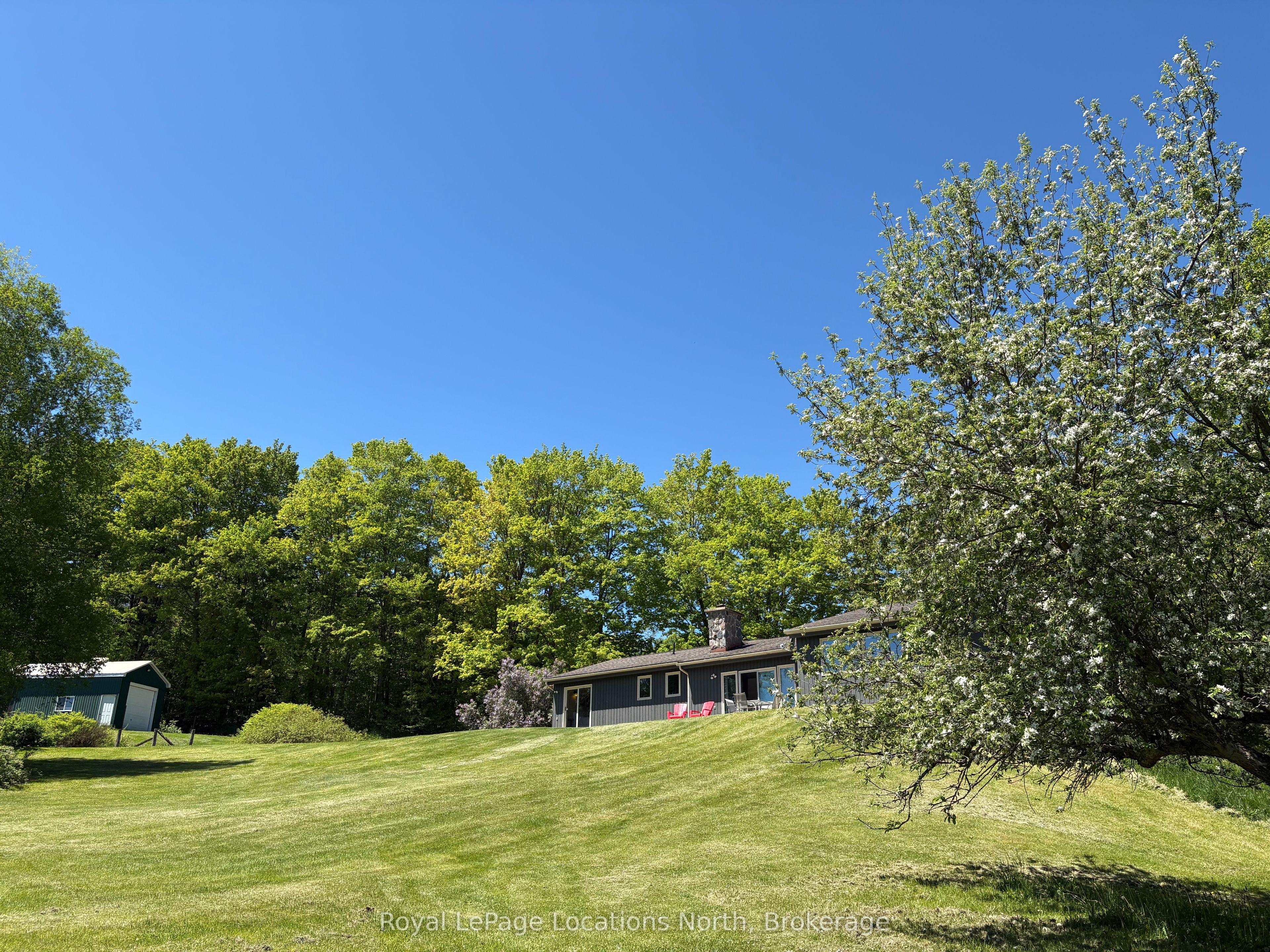 446070 Johnston's Side Road Property Photo 2